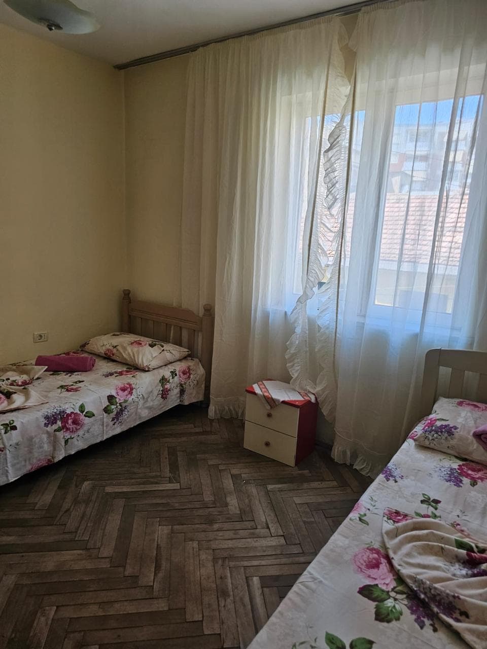 Apartament Me Qira 2+1 Tek Ish Tregu Elektrik!
