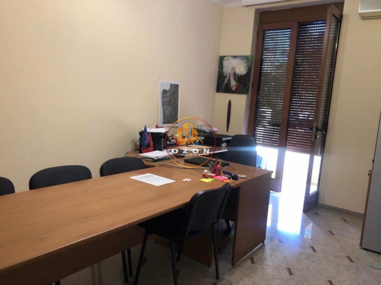 AMBIENT BIZNESI ME QERA ,NE ZONEN E ISH BLLOKUT !