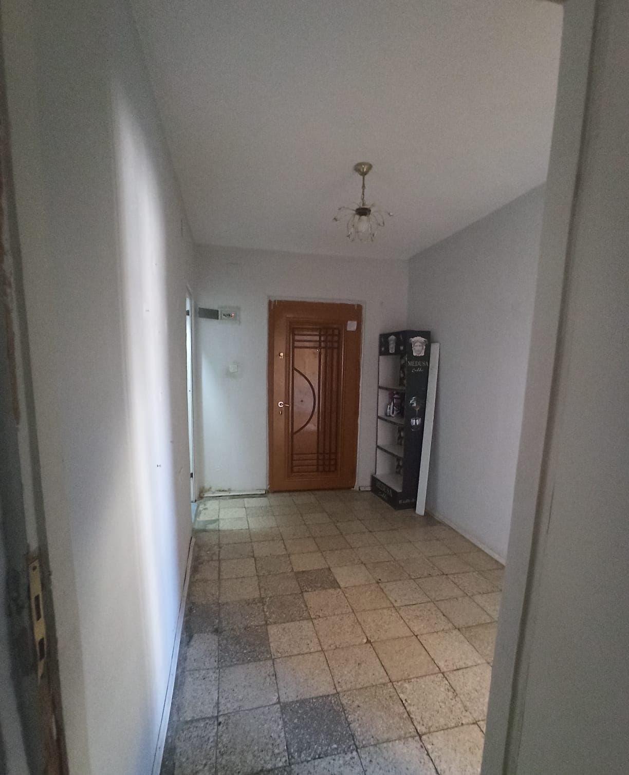 Apartament 2+1 Me Qira Tek Rruga Irfan Tomini! 2