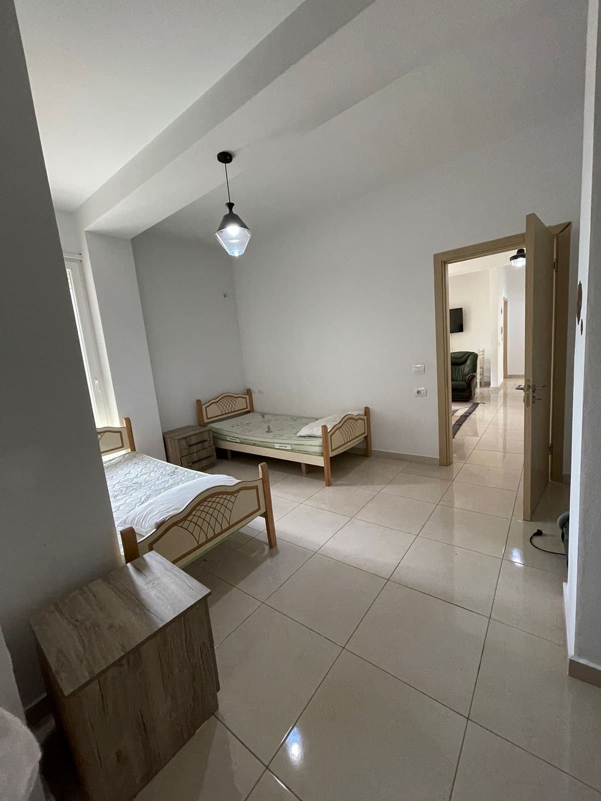 SHITET APARTAMENT 2+1, TEK VASIL SHANTO, PRANE ISH UET! 4