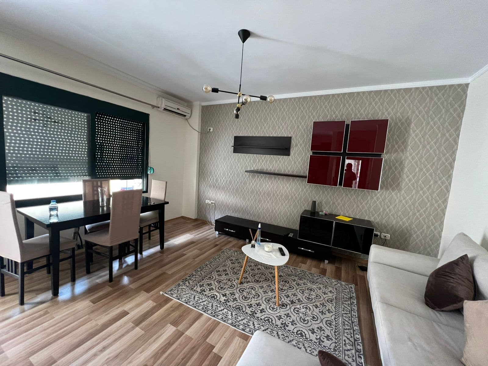 APARTAMENT 2+1 ME QIRA TE "KODRA E DIELLIT"!