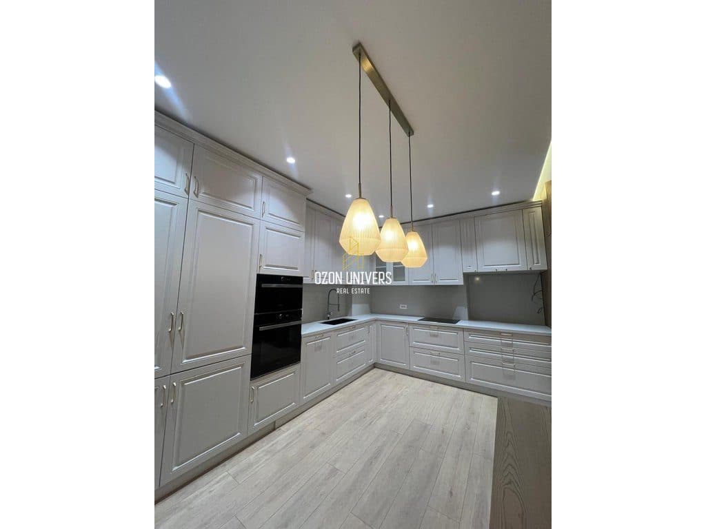 Apartament 3+1+2 për qira, tek Rruga e Kosovarëve 2