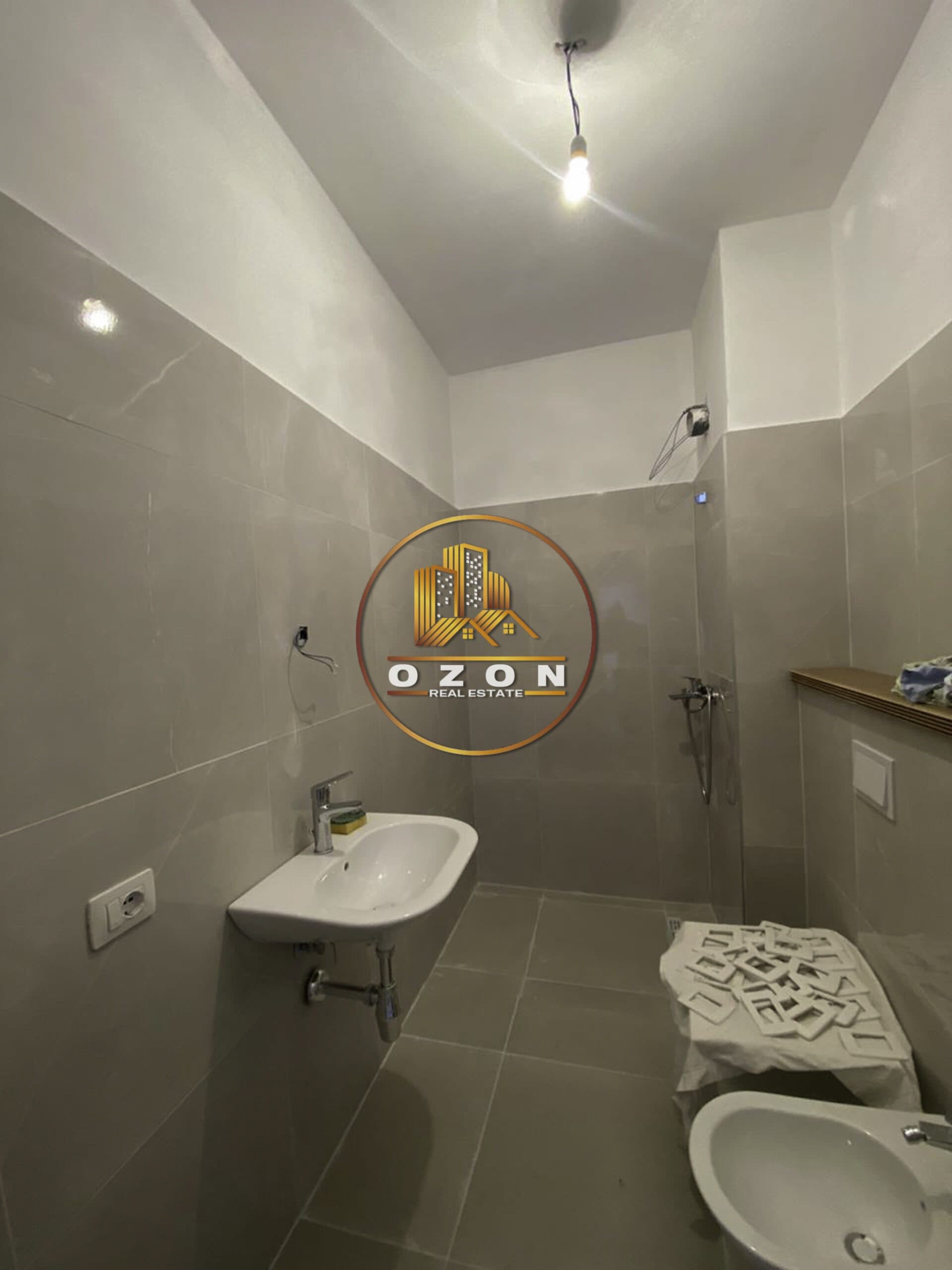 JEPET ME QERA APARTAMENT 2+1 TEK KOMPLEKSI ASL! 2