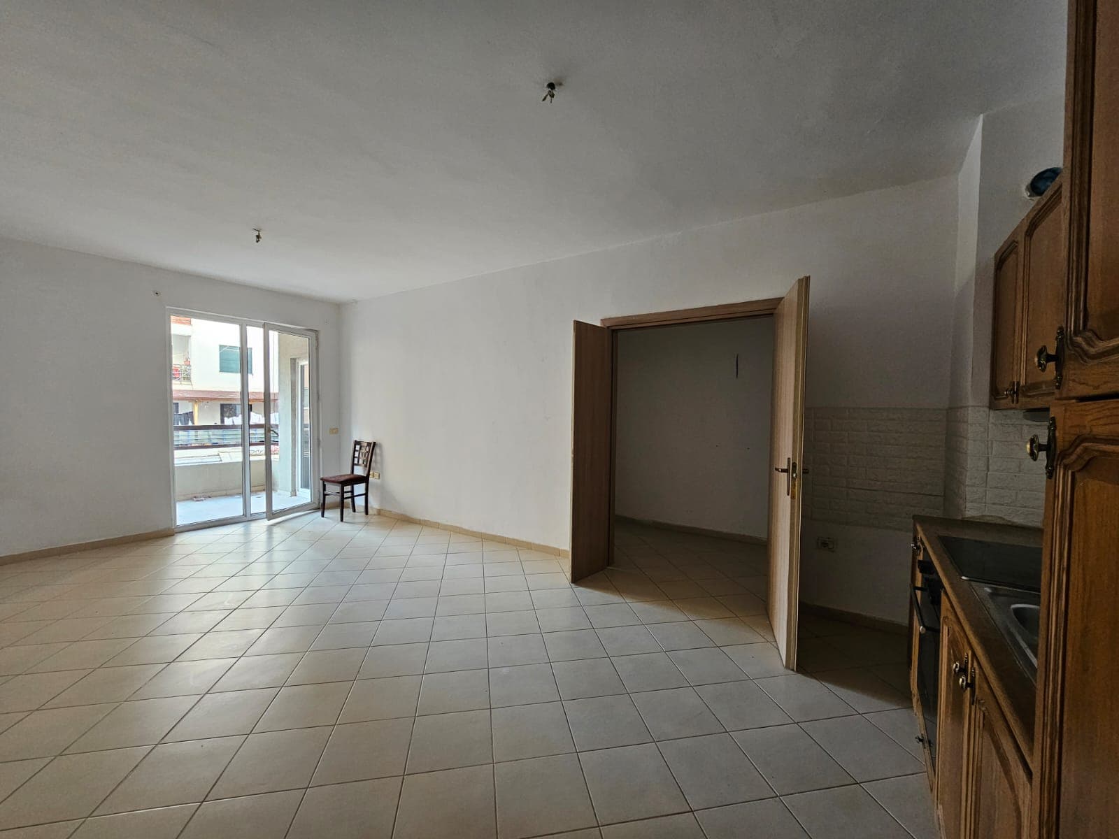 Apartament 2+1 në Shitje te Pallatet Çabej,Misto Mame !