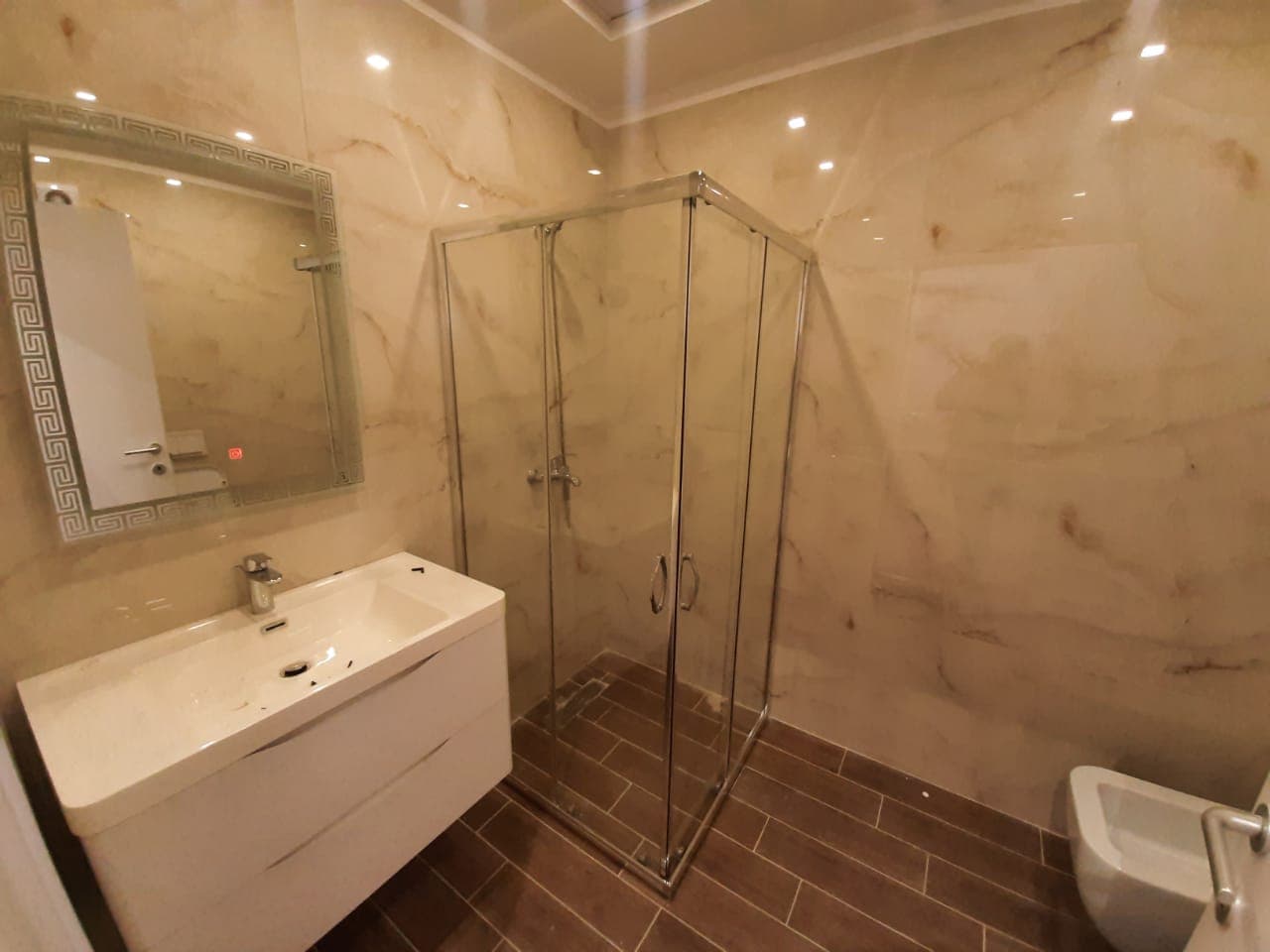 JEPET ME QERA APARTAMENT 3+1+2 ,TEK FIORI DI BOSCO !!!