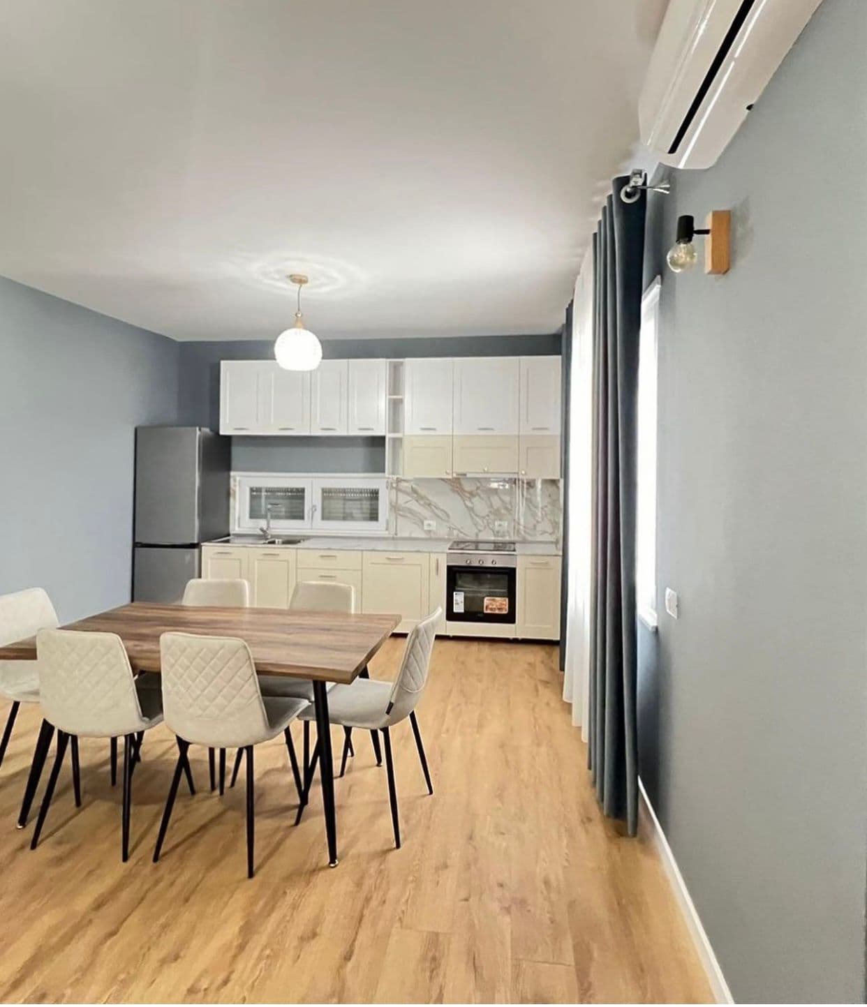 JEPET ME QIRA APARTAMENT LUKSOZ 2+1 ME POST PARKIMI PRANË KOPSHTIT BOTANIK TEK XHAMIA,TIRANË! 2