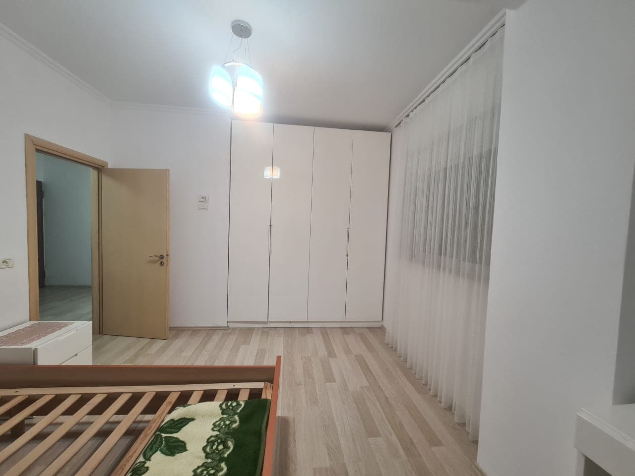 SHITET DHE JEPET ME QIRA APARTAMENT 1+1, PRANE LEONORES, KODRA E DIELLIT! 4