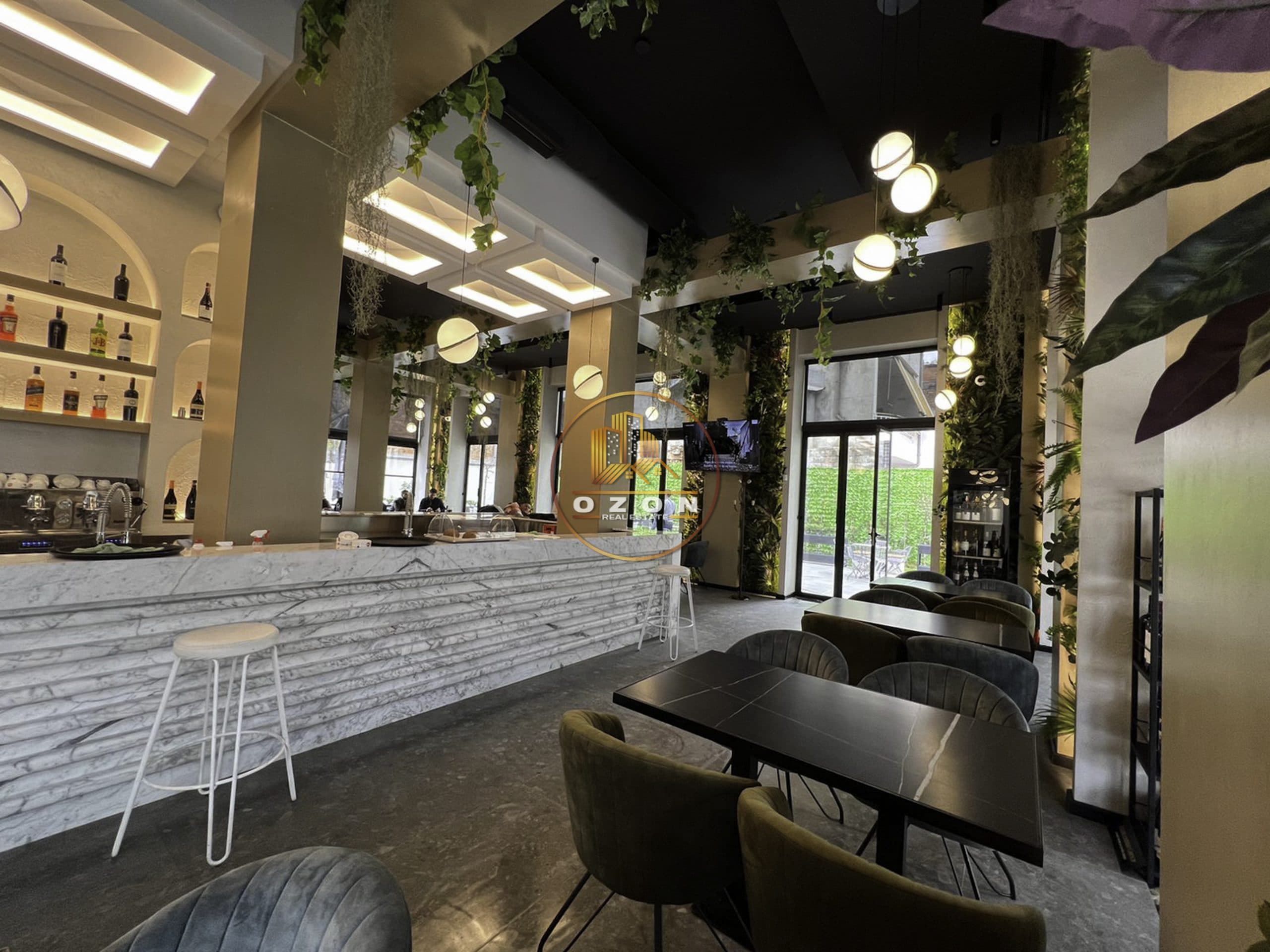 JEPET ME QERA RESTO- LOUNGE TEK RRUGA E DIBRES !