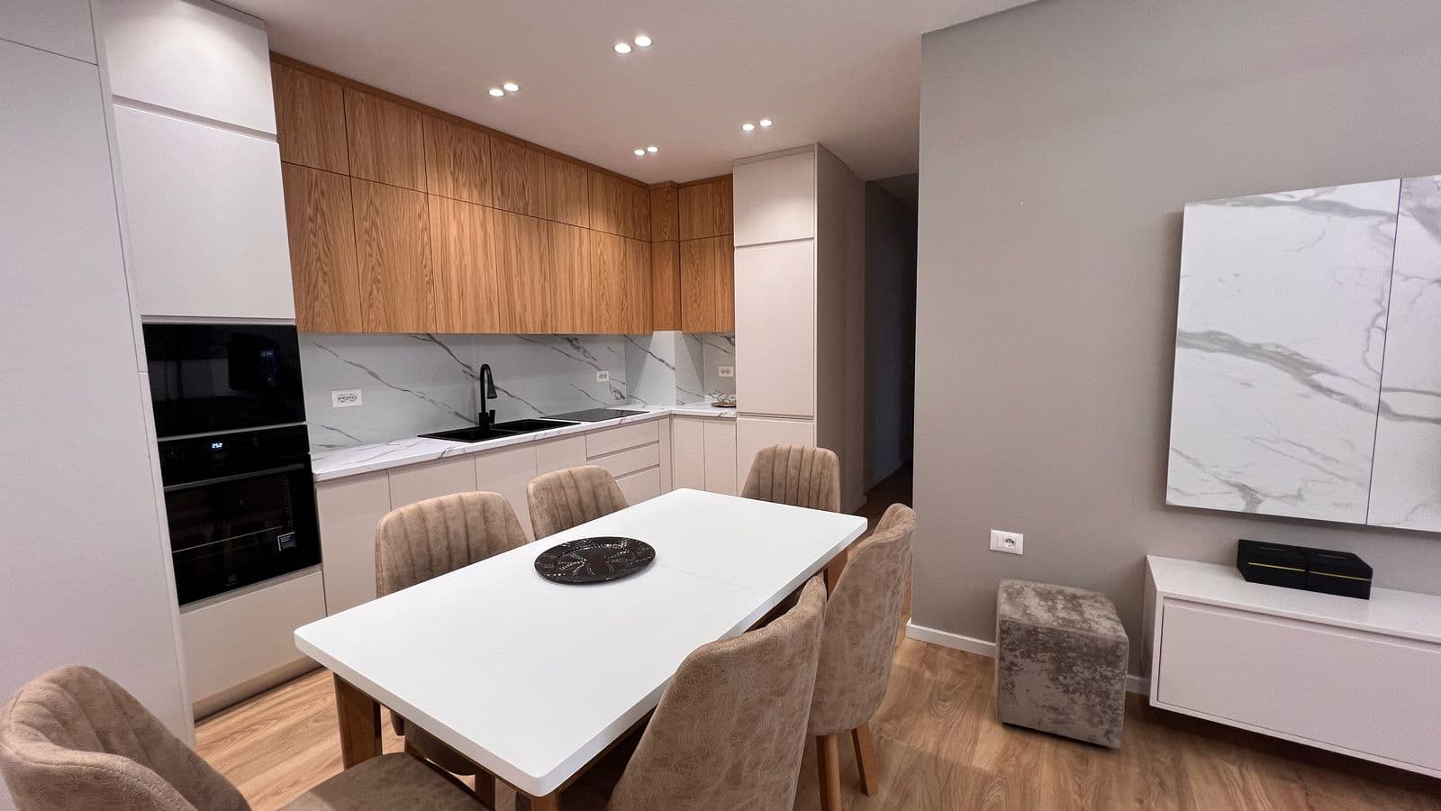 Apartament modern 2+1 me qira tek Rruga e Kavajës pranë GLOBE! 3