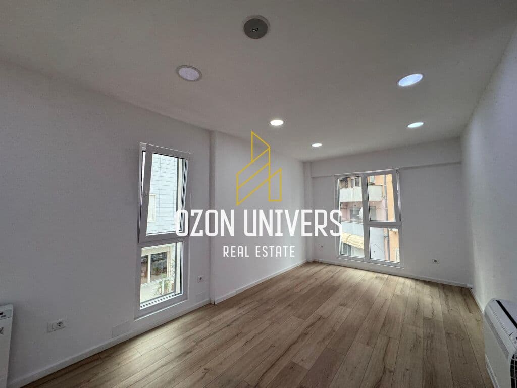 Ambient biznesi open-space për qira tek Rruga e Elbasanit! 2