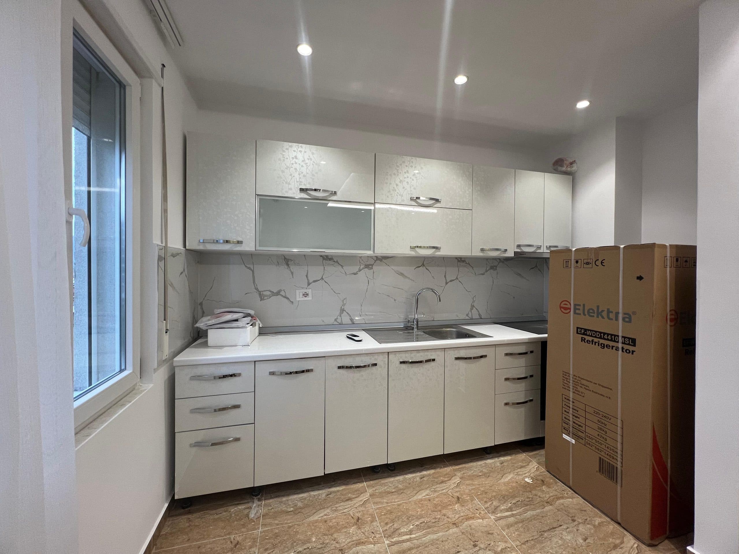 Shitet apartament 2+1+2 tek 5 Maji! 3