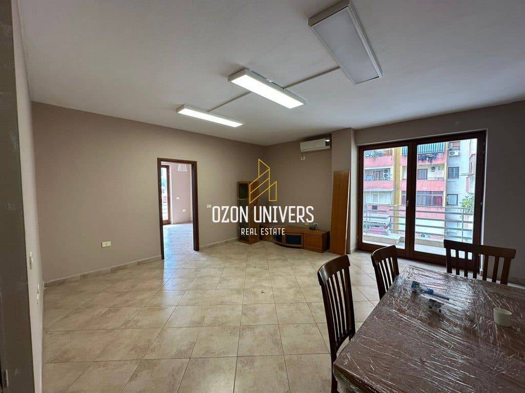 Apartament 3+1+2 për qira, tek Bulevardi Zogu i Parë!
