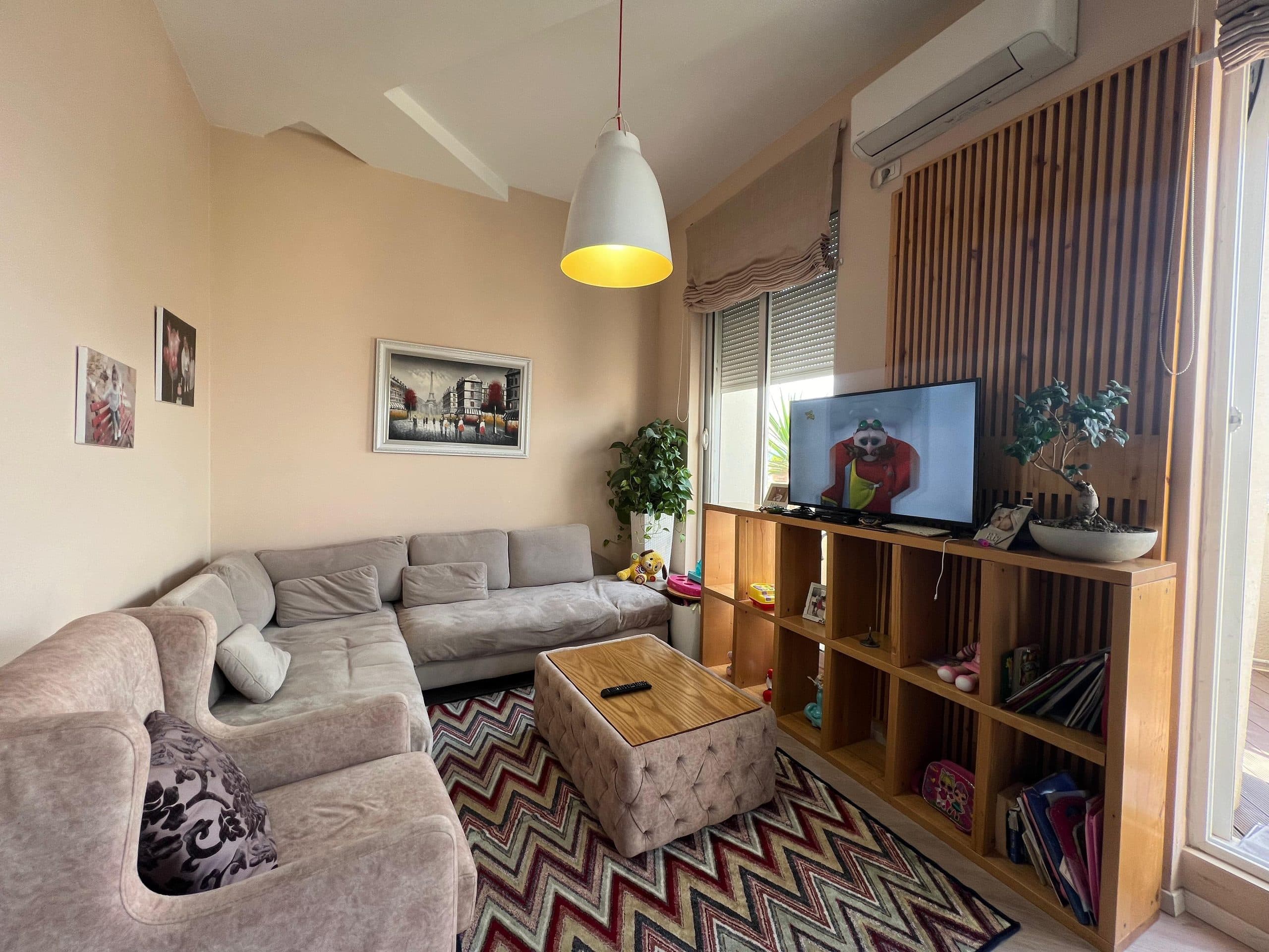 SHITET APARTAMENT 2+1 ME VERANDE TEK KOMPLEKSI KONTAKT !