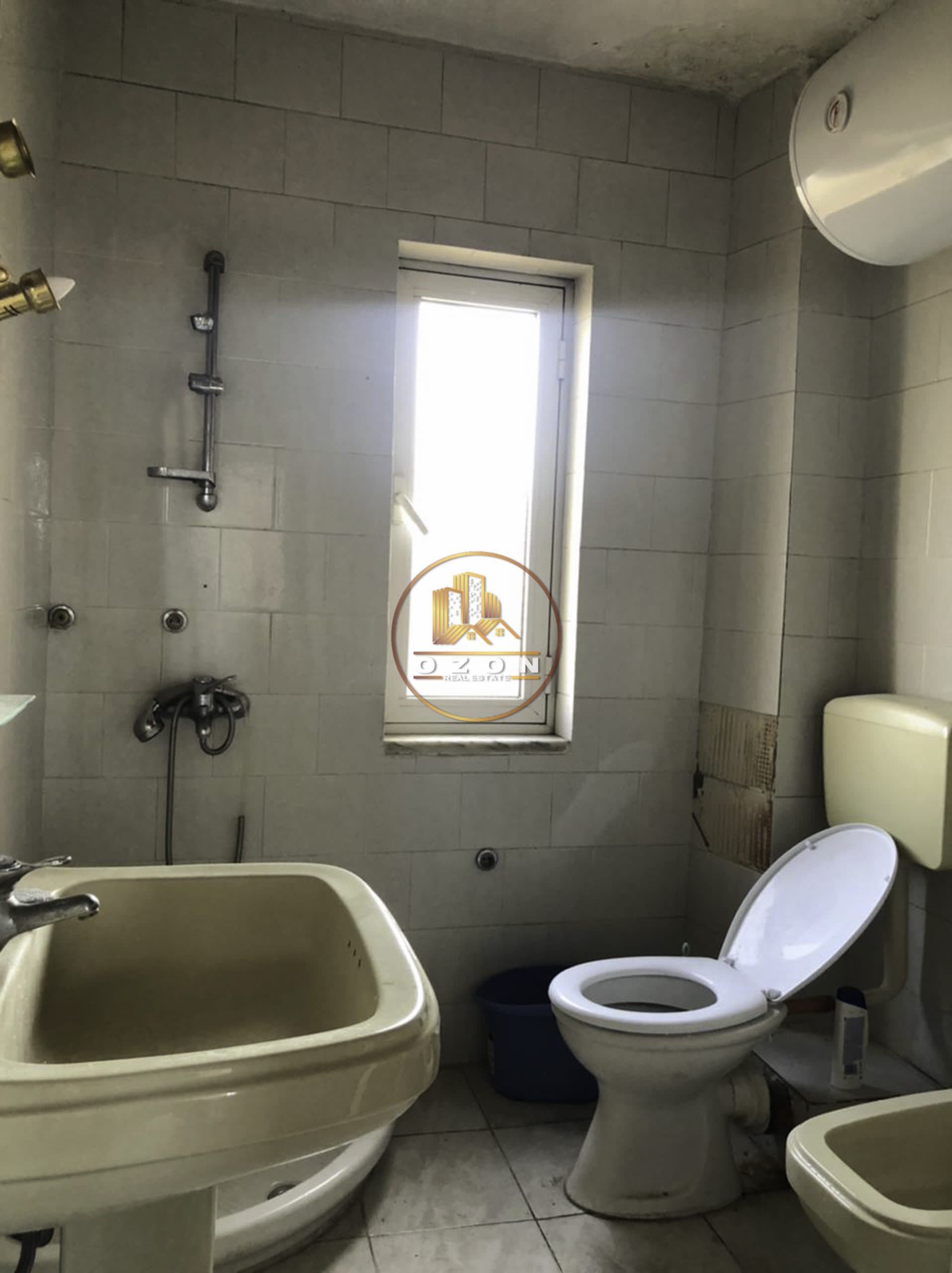 SHITET APARTAMENT 1+1 TEK XHAMIA E TABAKEVE ! 3