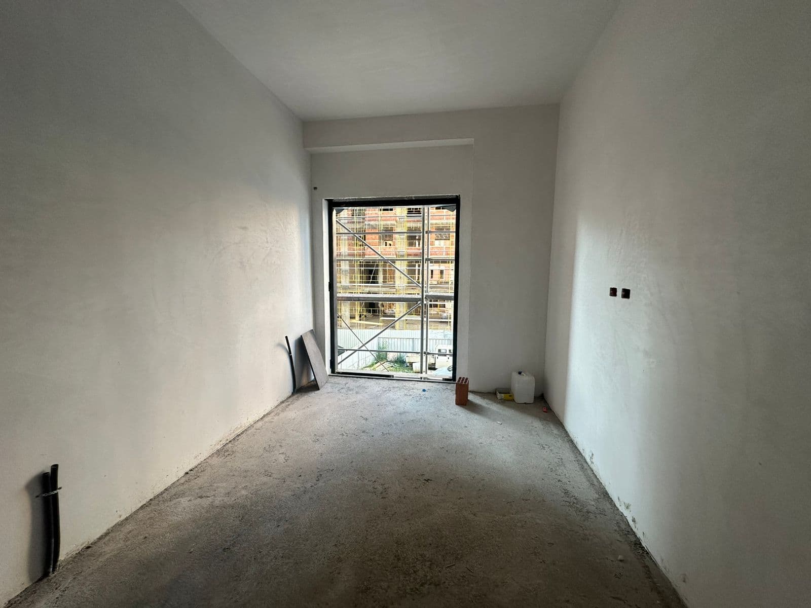 Apartament 2+1+2 për shitje, tek Ish Fusha e Aviacionit! 4
