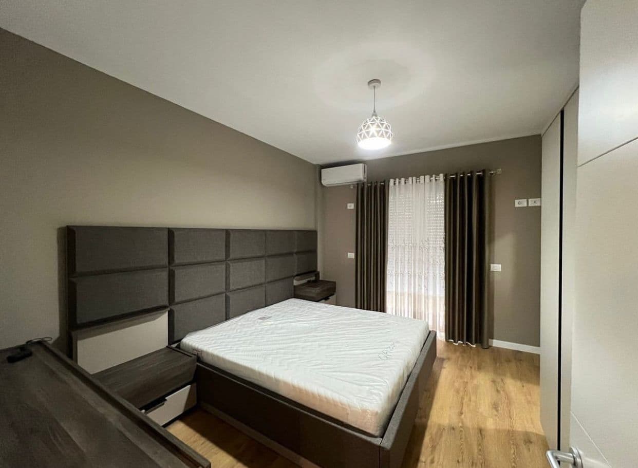 JEPET ME QIRA APARTAMENTI 2+1+2 ME POST PARKIMI, KOPSHTI BOTANIK, TIRANË! 4