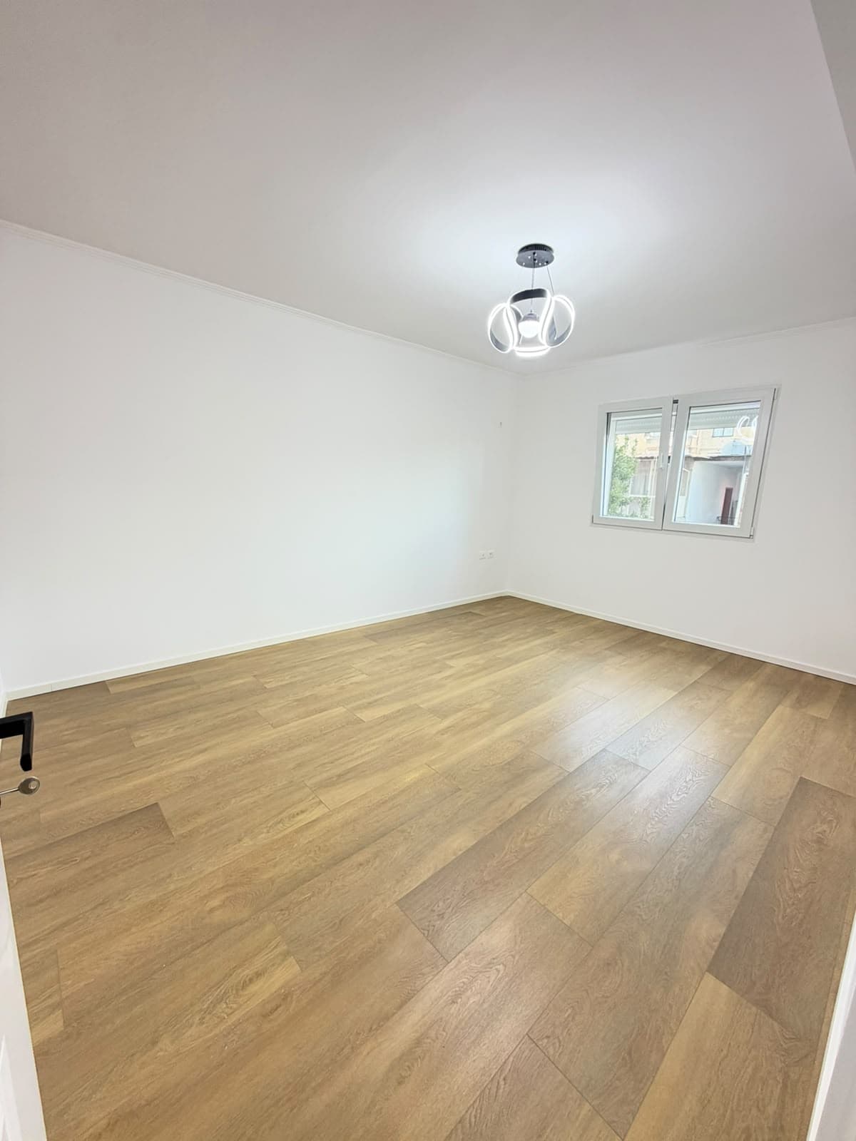 Apartament 1+1 për shitje, tek Ish Parku! 2