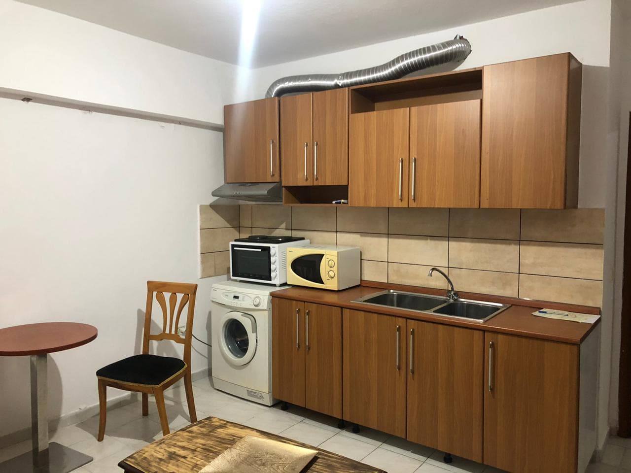 Apartament 1+1 me qira , Ne Bllok , Tirane 3