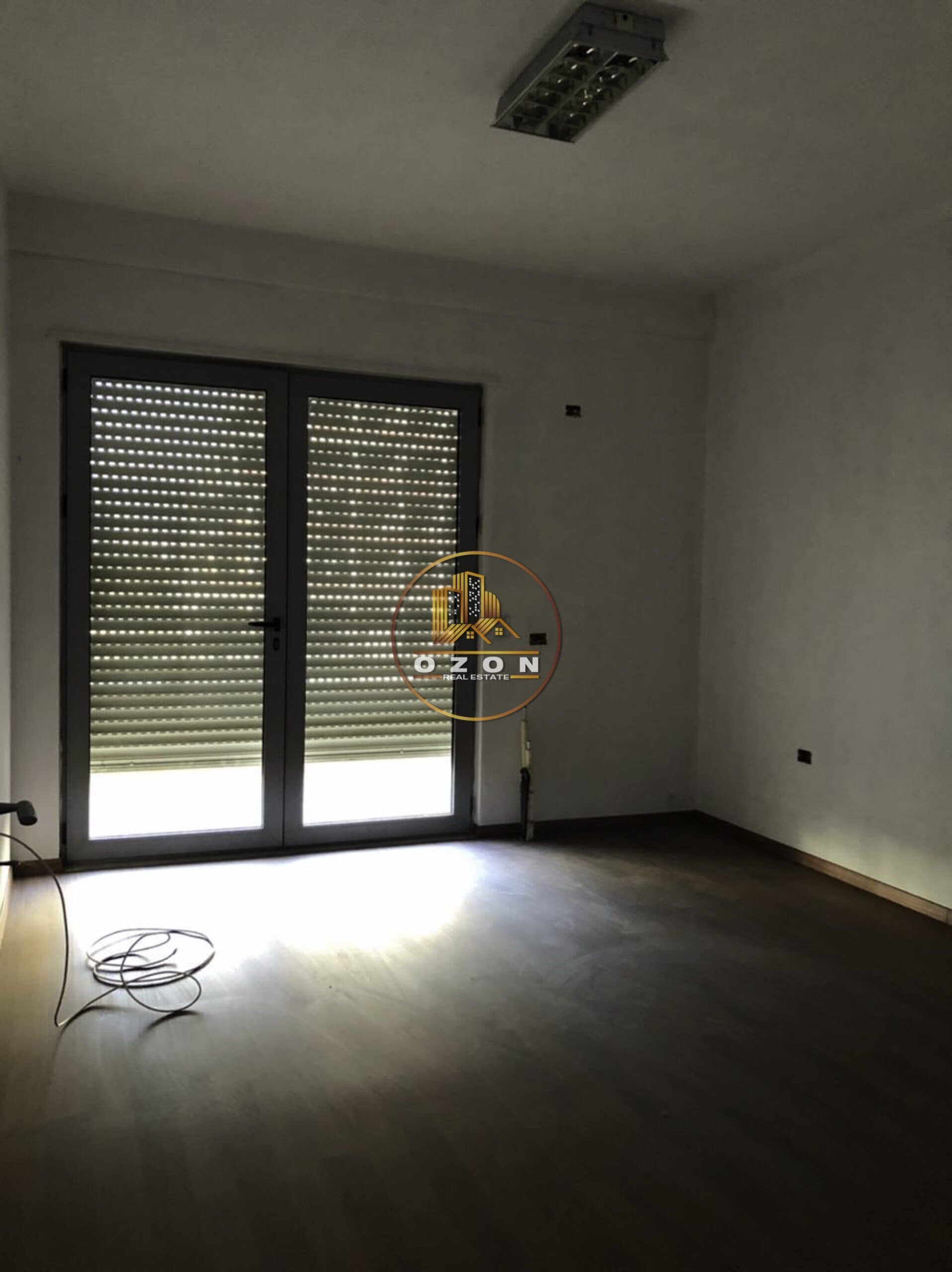 Liqeni Artificial (PAM),Shitet apartament 3+1,me Hipoteke.