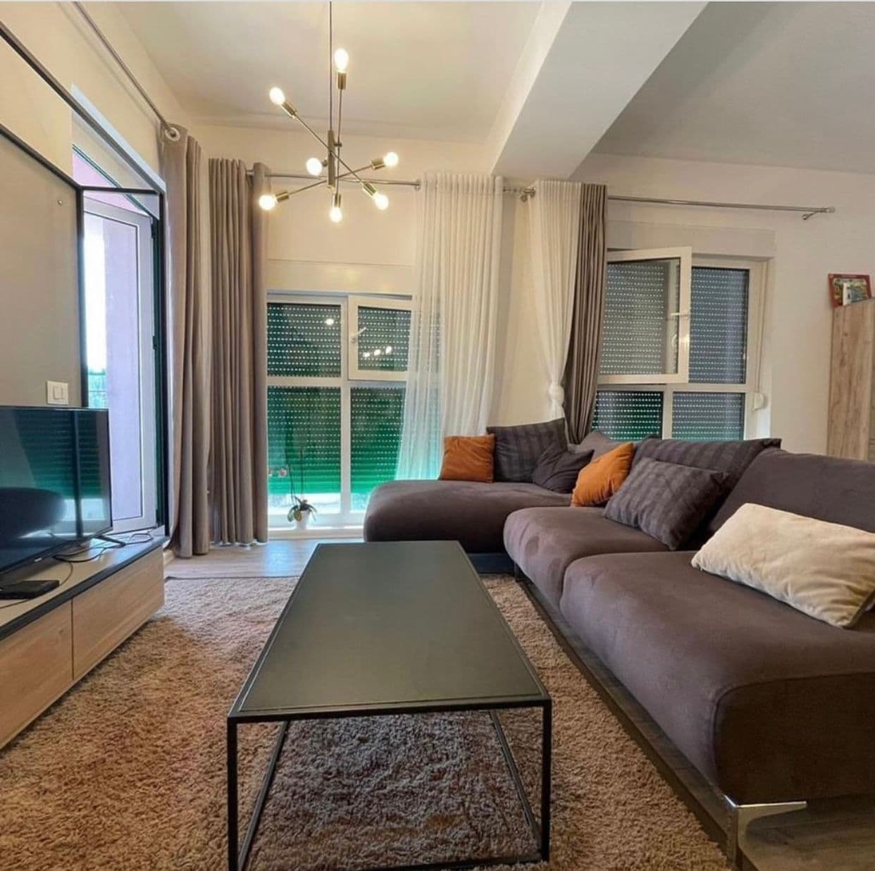 SHITET APARTAMENT 2+1 NË KOMPLEKSIN MANGALEM, ALI DEMI! 2
