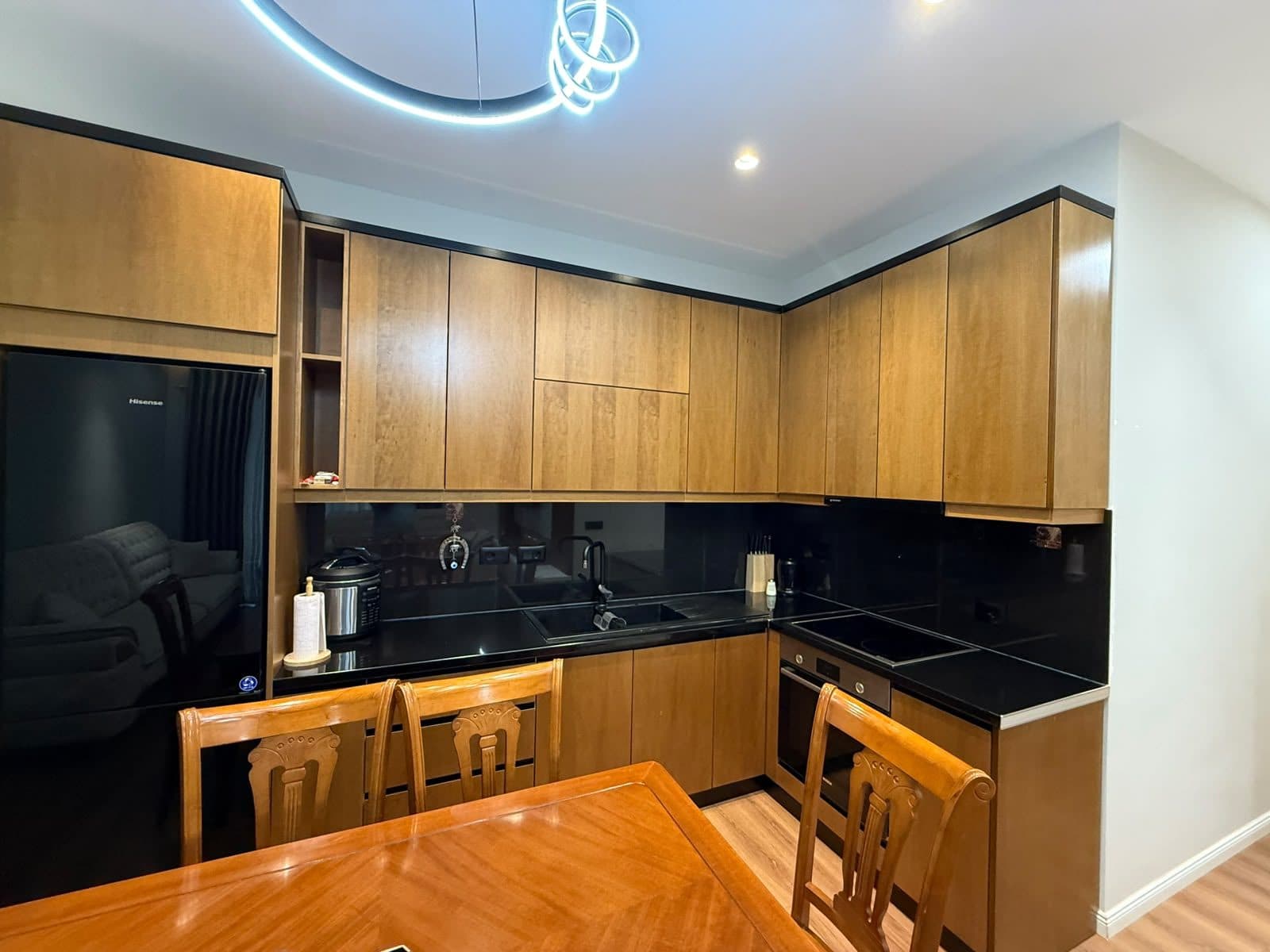 Apartament 2+1 me parkim, tek Rruga 5 Maji! 3