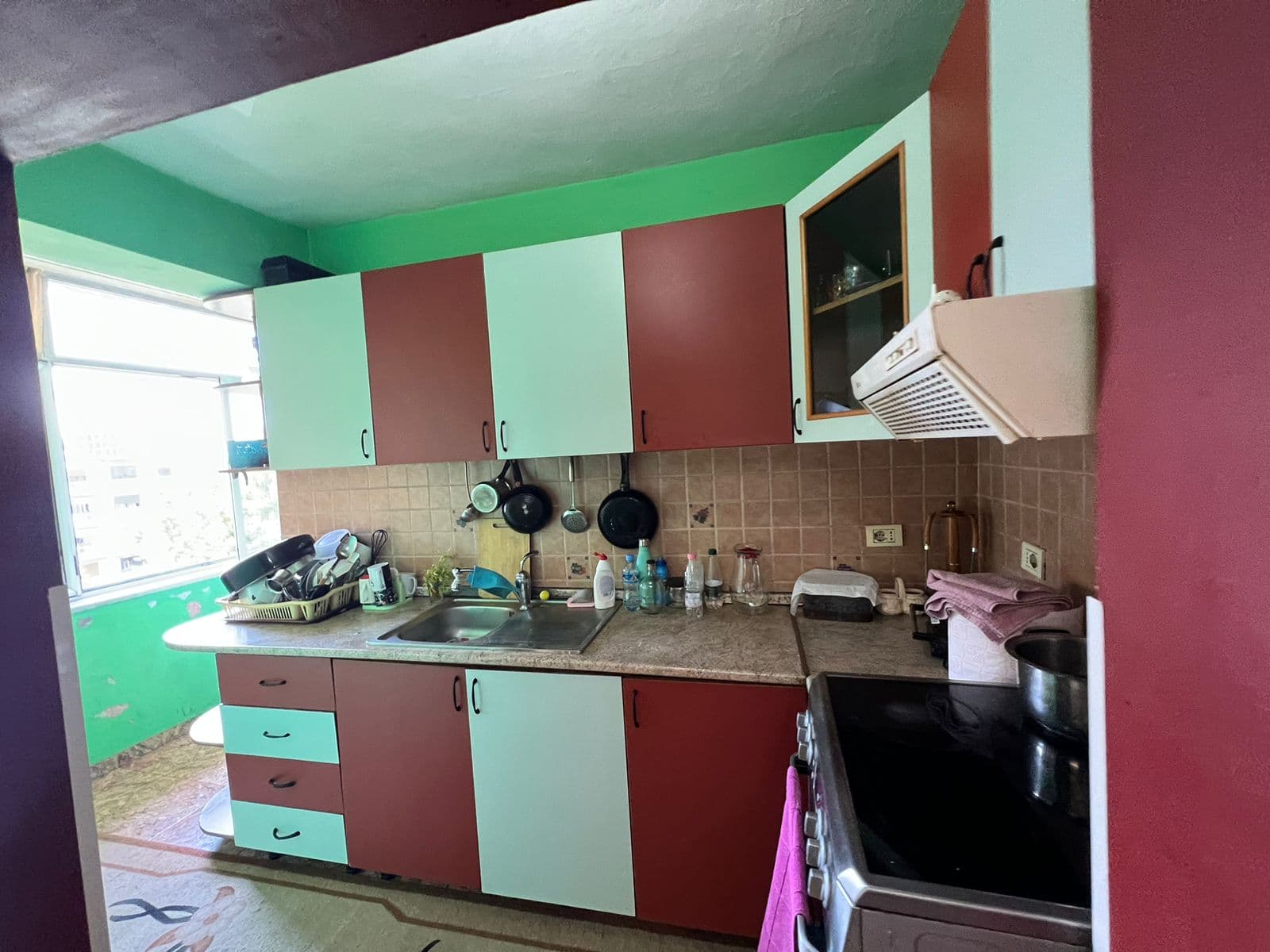 SHITET APARTAMENT 1+1, TEK VARRI I BAMIT! 3