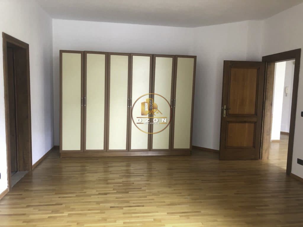Shitet /Jepet me qera dublex , 3+1+2 , Me Hipoteke.Rruga e Kosovareve 3