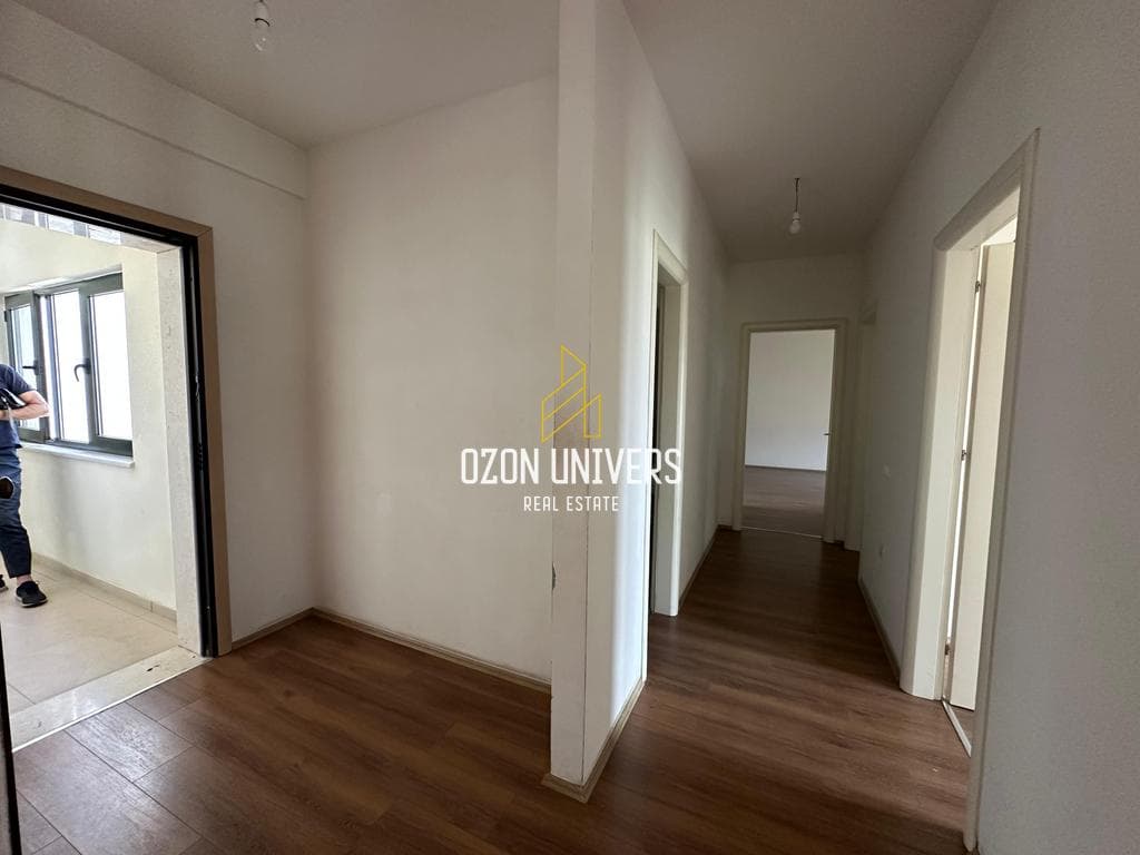 Apartament 3+1+2+parkim për qira tek Green City Residence, Astir! 3