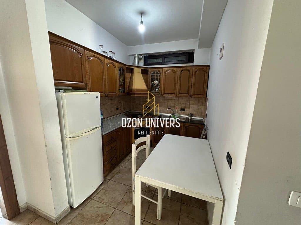 Apartament 3+1+2 Per Qira tek Rruga Haxhi Hysen Dalliu ! 2