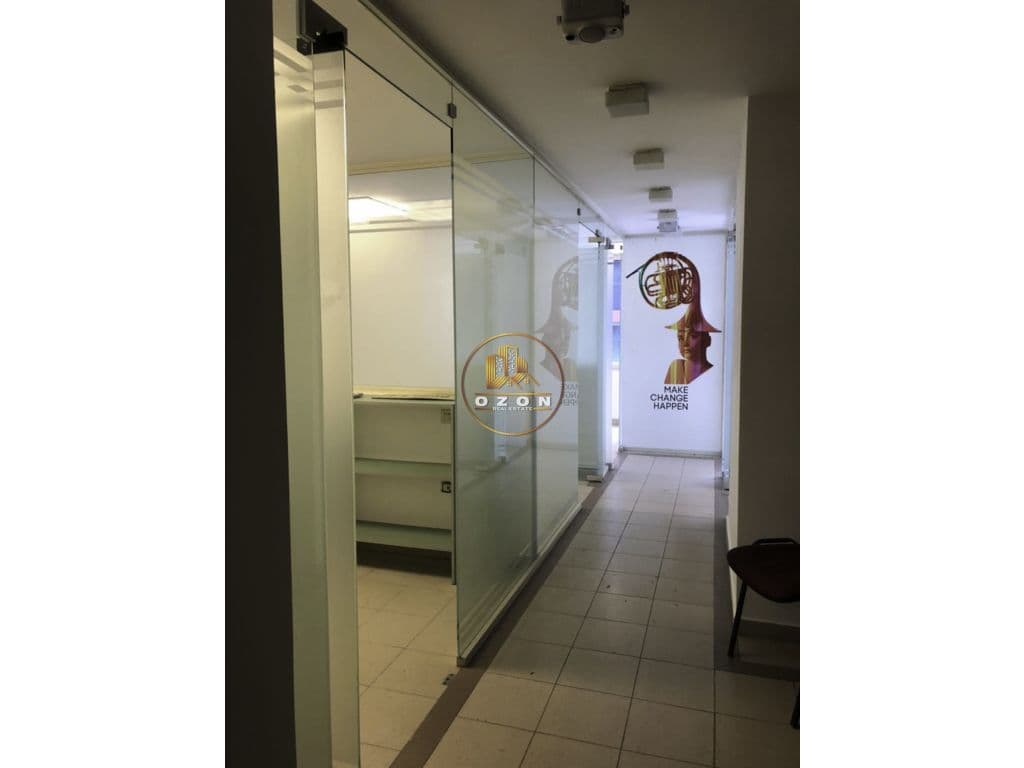 Jepet me qera ambient biznesi 120 m2 , Adresa : Blloku,Tirane