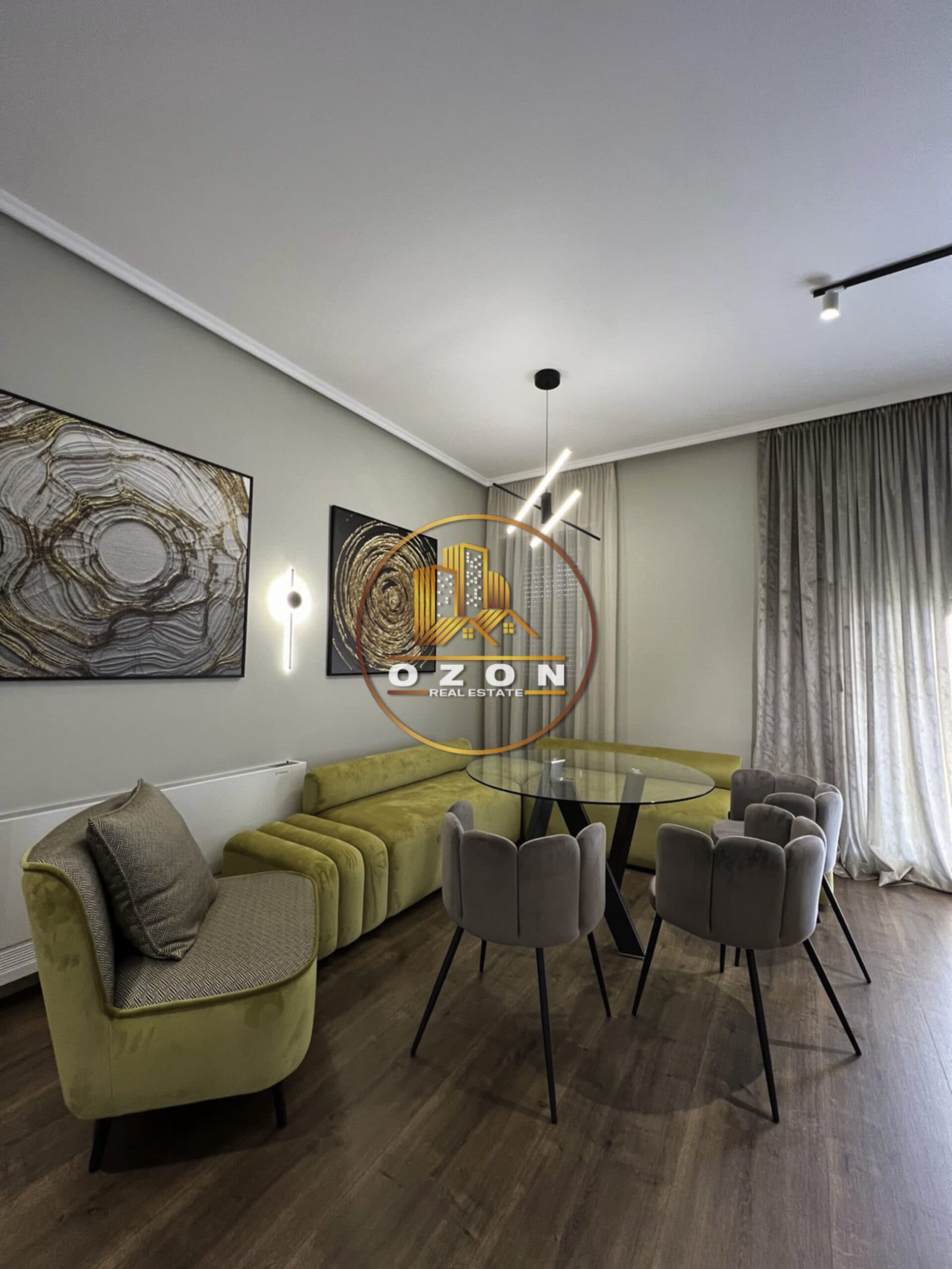 Super apartament luksoz 3+1+2 tualete+2 poste parkimi tek Kompleksi Delijorgji . 2