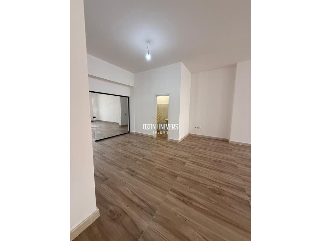 Ambiente biznesi për qira, tek Kafe Flora, Rruga e Durrësit! 4