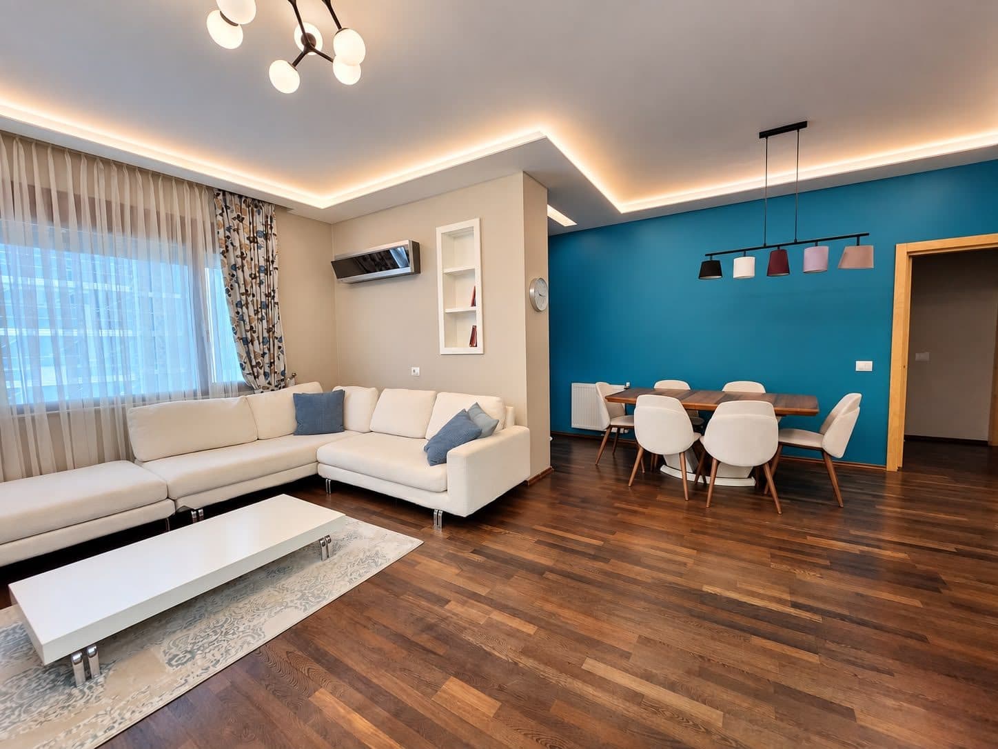 Apartament 2+1+2+parkim për qira, tek Stadiumi Air Albania!