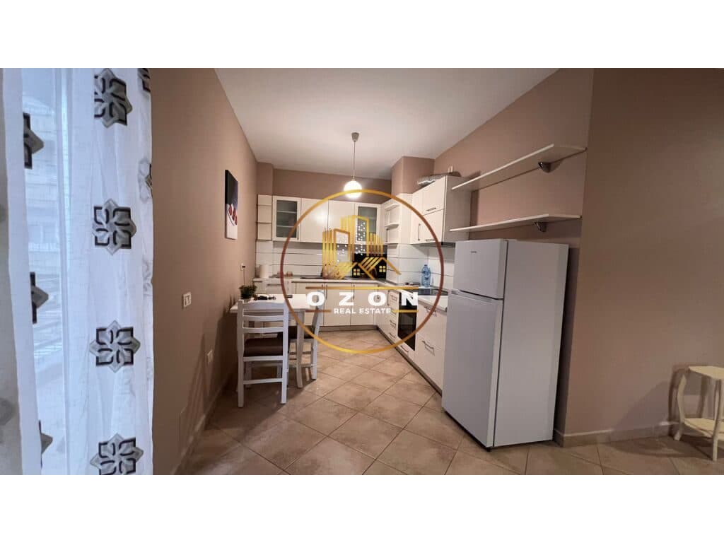 Apartament 3+1+2 Per Qira tek Stacioni i Trenit ! 2