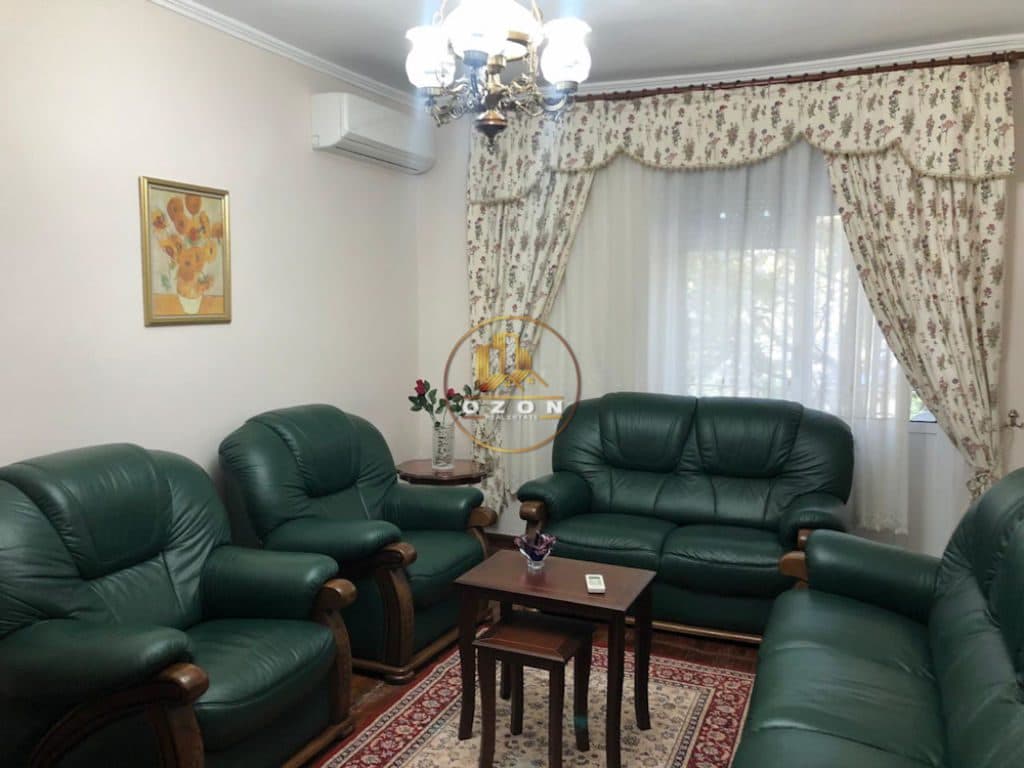 Jepet me qira apartament 3+1, per zyra ose banim . Bulevardi “Bajram Curri” 4