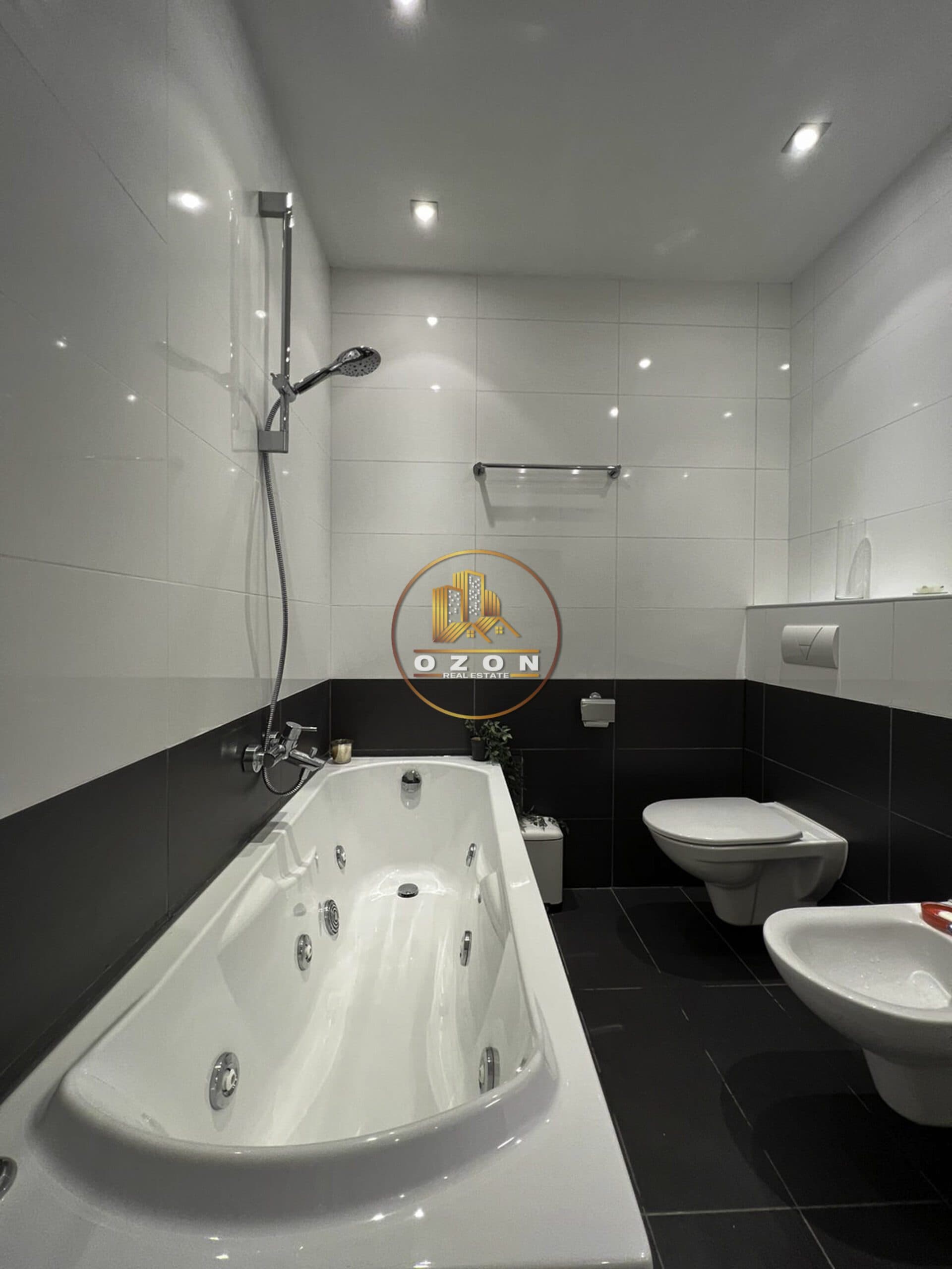 SHITET/QERA APARTAMENT 3+1+3 NE REZIDENCE PRANE TEG !