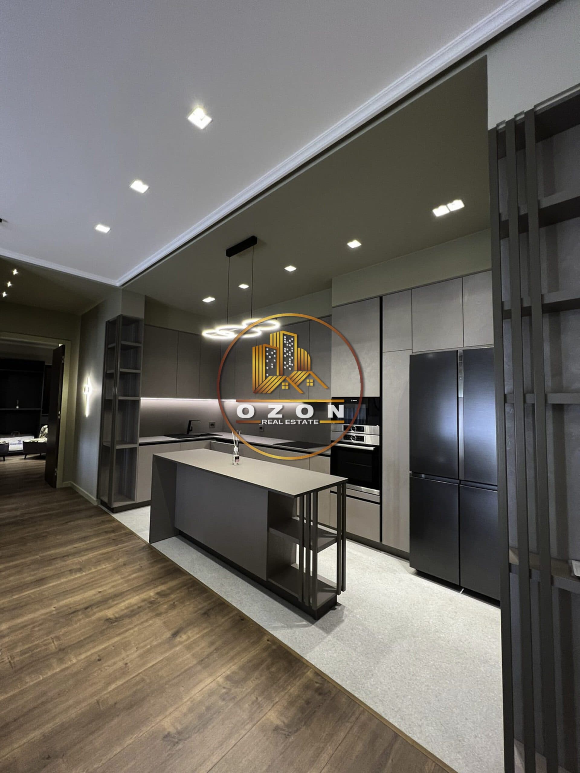 Super apartament luksoz 3+1+2 tualete+2 poste parkimi tek Kompleksi Delijorgji . 4