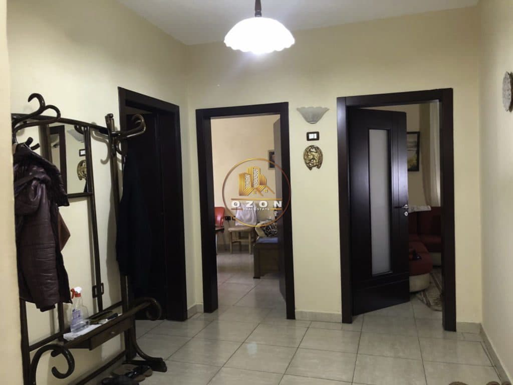Shitet apartament 2+1 , me Hipoteke ne Bllok, Tirane 2