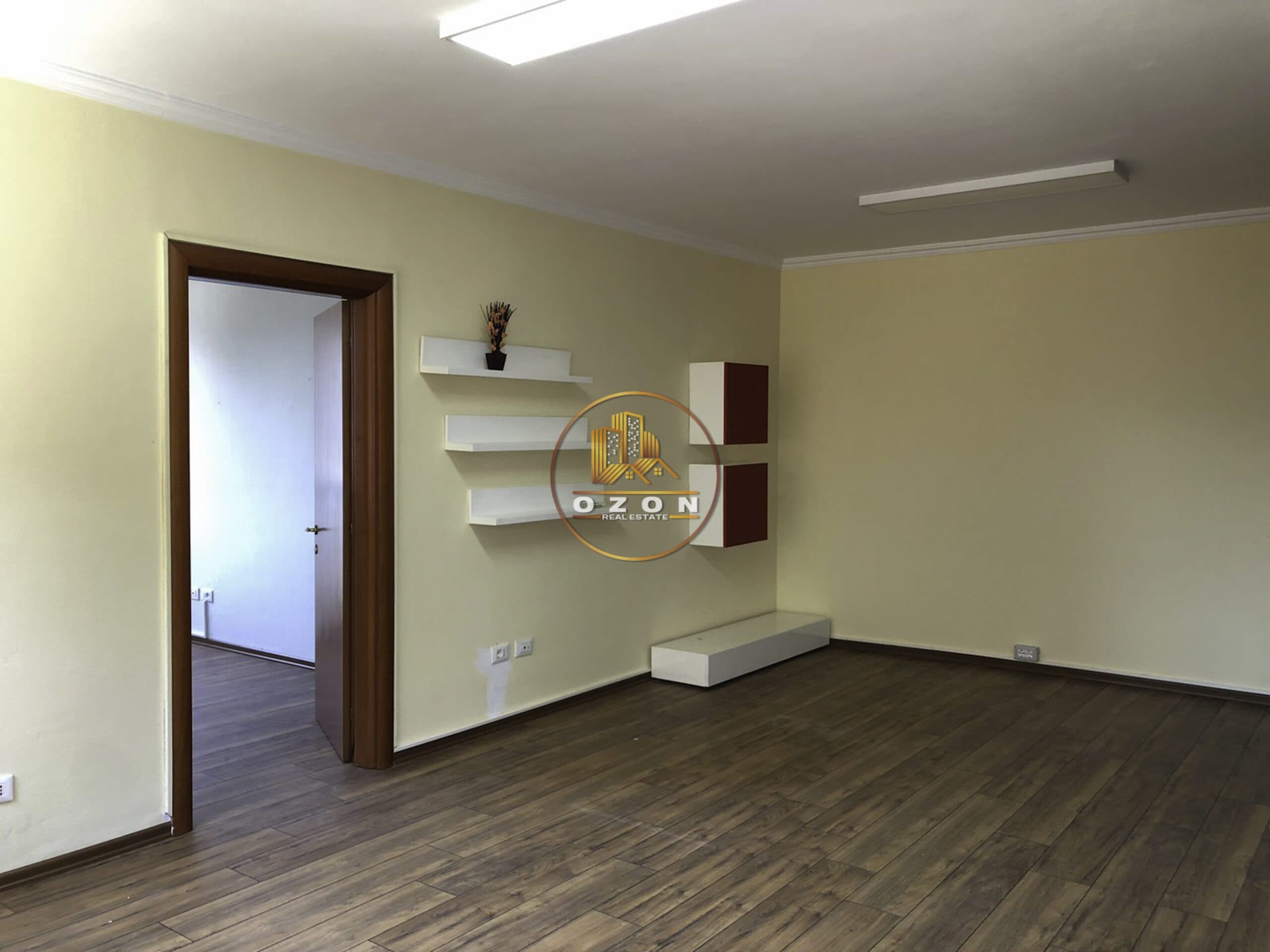 AMBIENT BIZNESI ME QERA , RRUGA ” VASO PASHA ” !