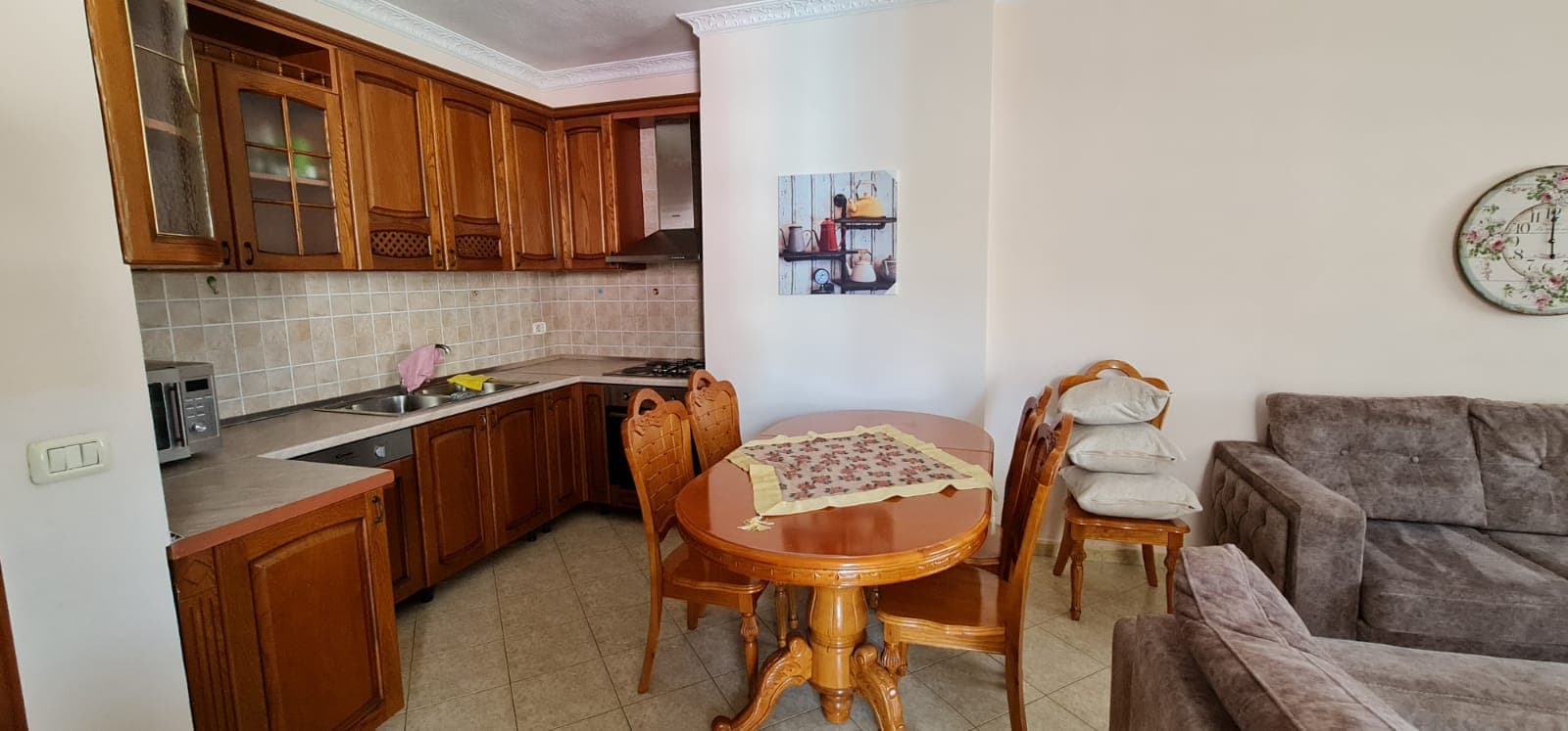 JEPET ME QERA APARTAMENT 2+1 TEK ISH EKSPOZITA !