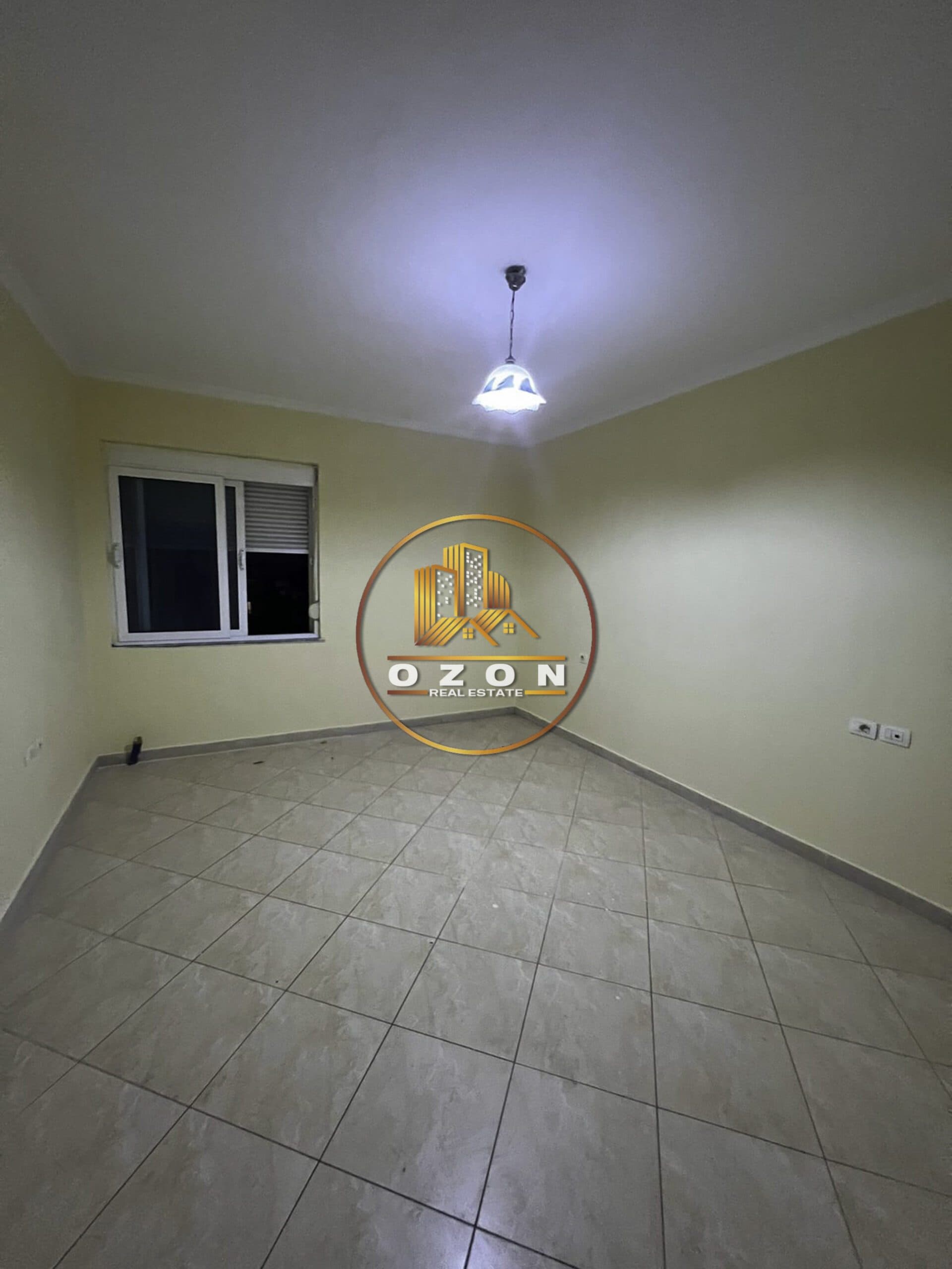 SHITET APARTAMENT 2+1+2 TEK KRYQEZIMI OXHAKUT!