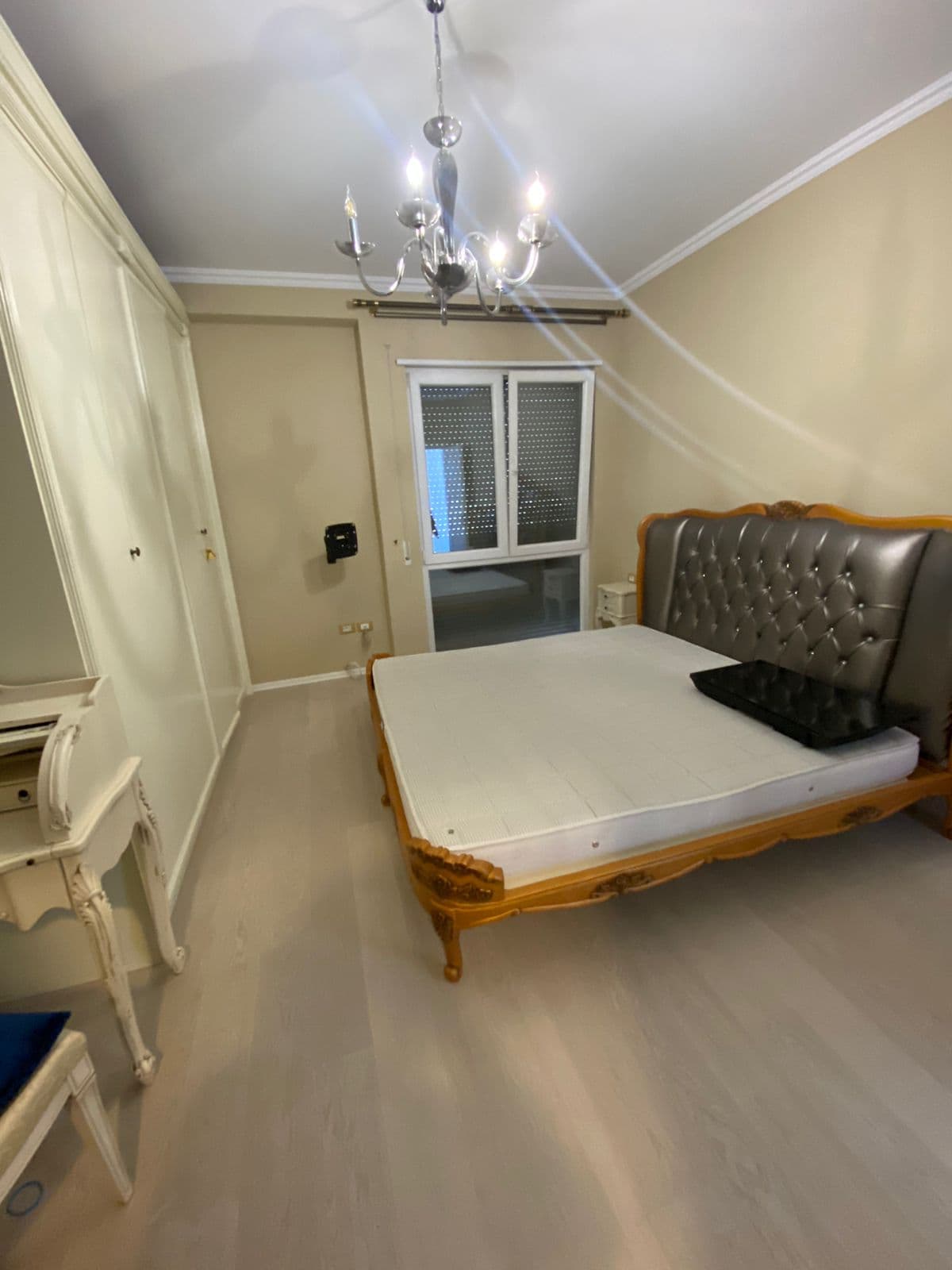 JEPET ME QIRA APARTAMENT 2+1+2+VERANDE, PRANE XHAMISE TEK KOPSHTI BOTANIK! 3