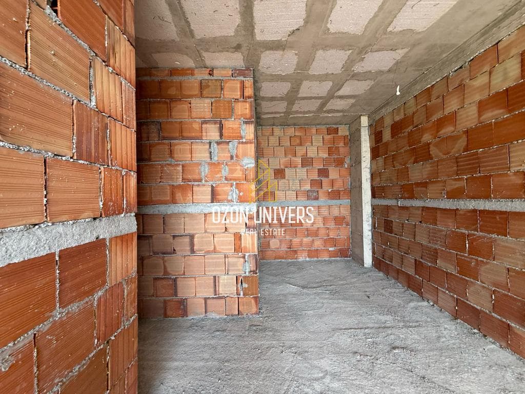 Apartament 1+1 për shitje , me pamje nga deti në Lungomare, Vlorë! 2