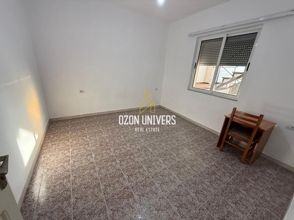 Ambient Biznesi për qira tek Myslym Shyri!