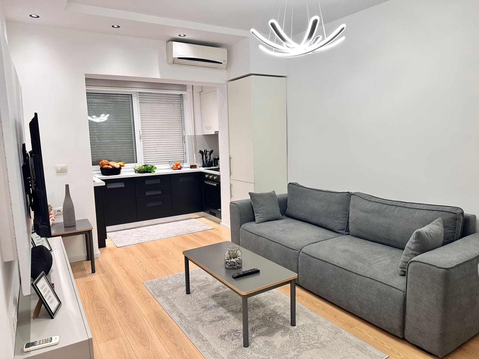 Shitet Apartament 1+1+1 Studio Në Myslym Shyr !