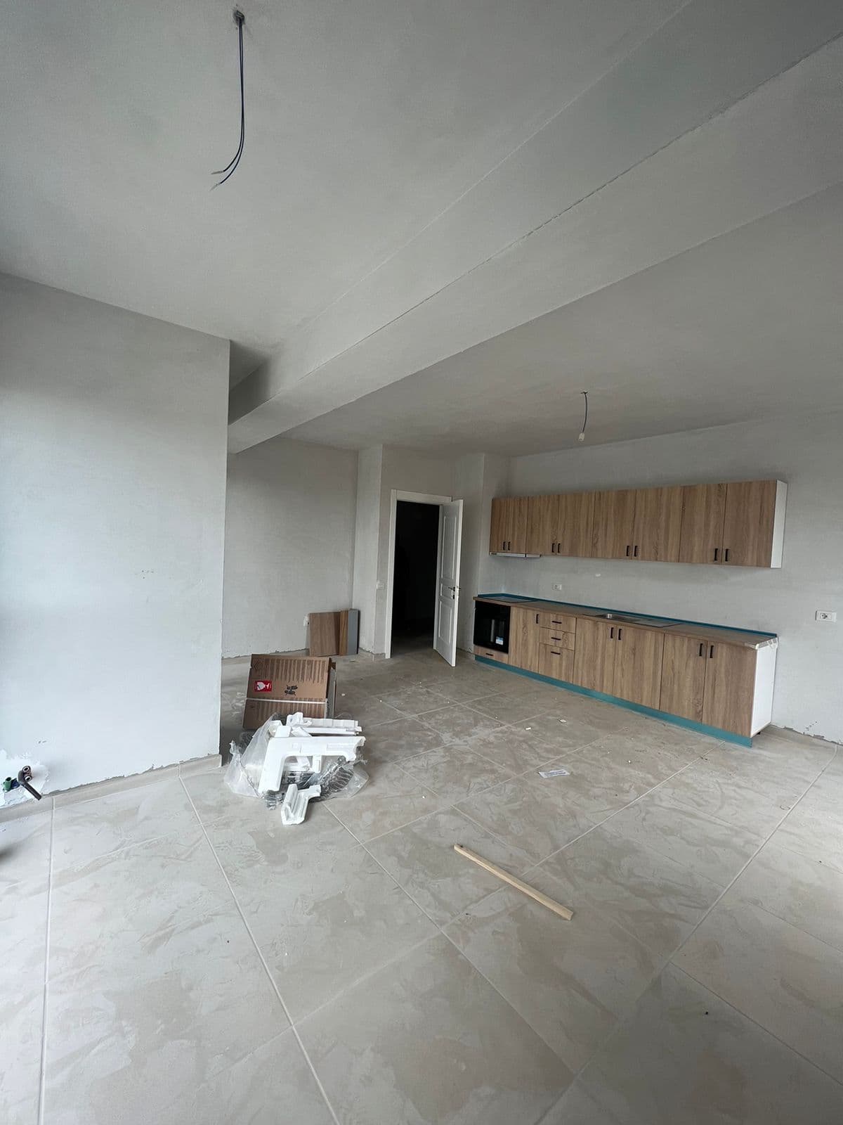 JEPET ME QIRA APARTAMENT 2+1, TEK KOMPLEKSI ASL, RRUGA KONGRESI I MANASTIRIT! 3