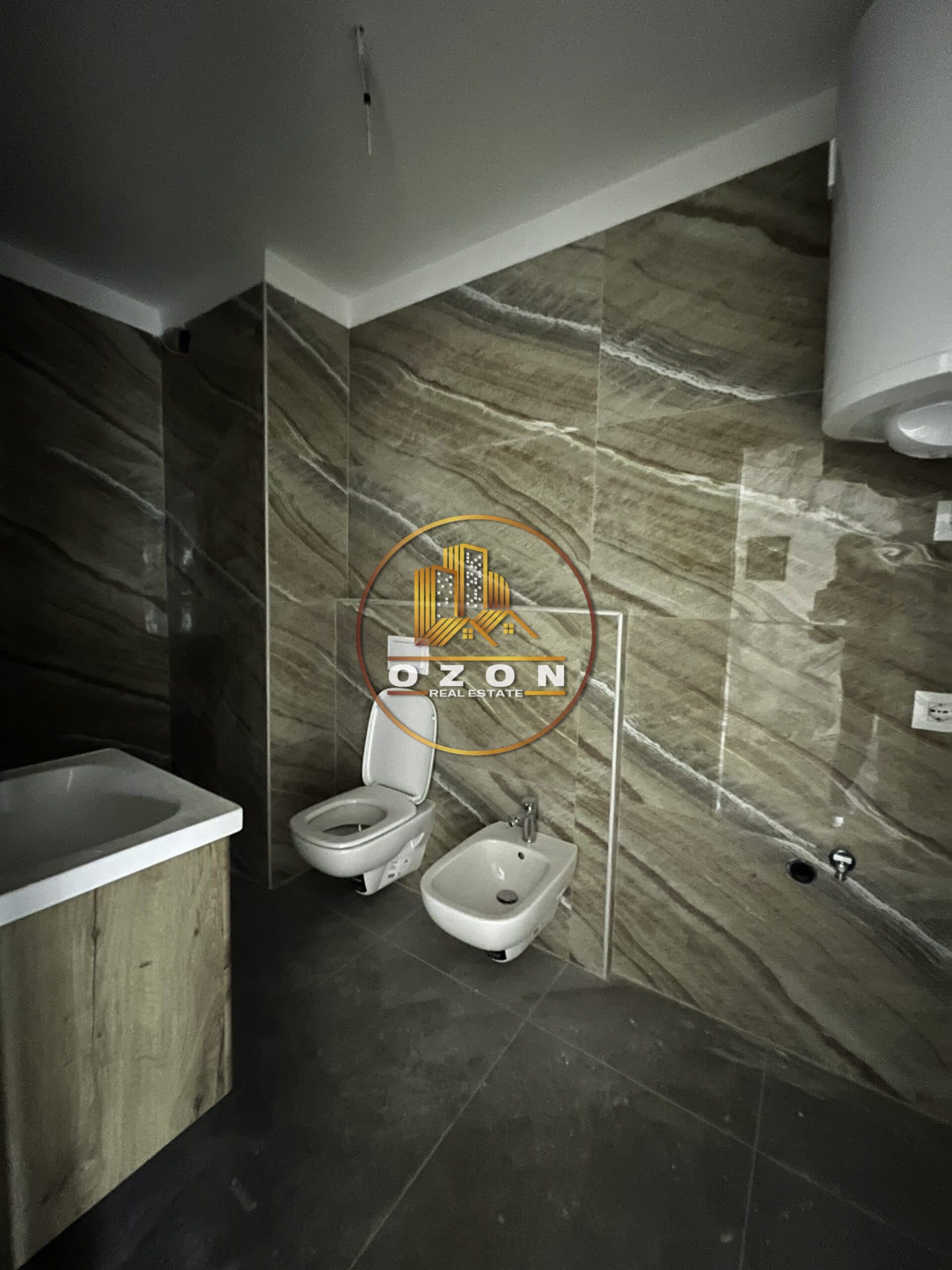 JEPEN ME QERA 2 SUPER APARTAMENTE 2+1+2 + PARKING , RESIDENCE OLYMPIC , KOMUNA PARISIT!