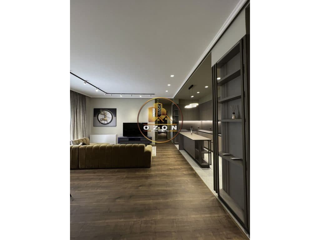 Super apartament luksoz 3+1+2 tualete+2 poste parkimi tek Kompleksi Delijorgji . 3