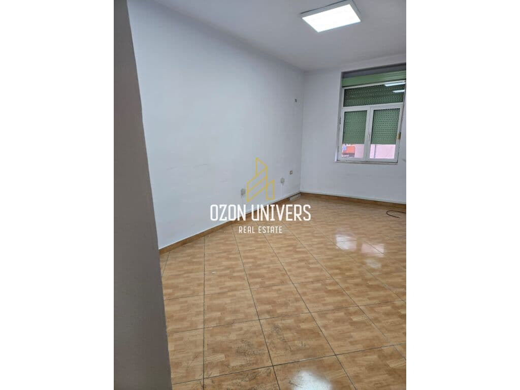 Apartament 2+1 Me Qira Tek Pallatet Agimi ! 4