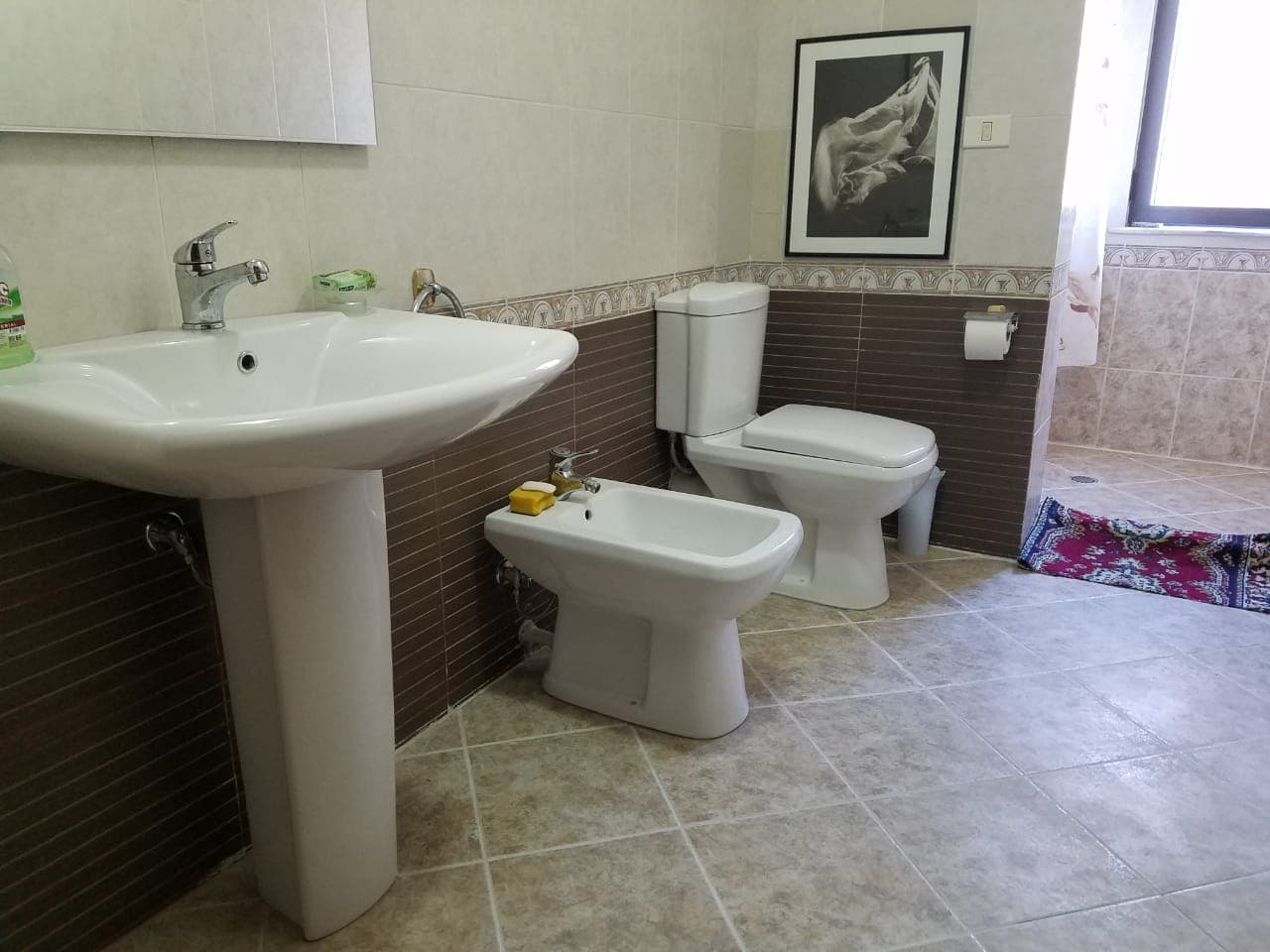 Jepet me qera apartament 3+1 , bosh ne Vasil Shanto 3